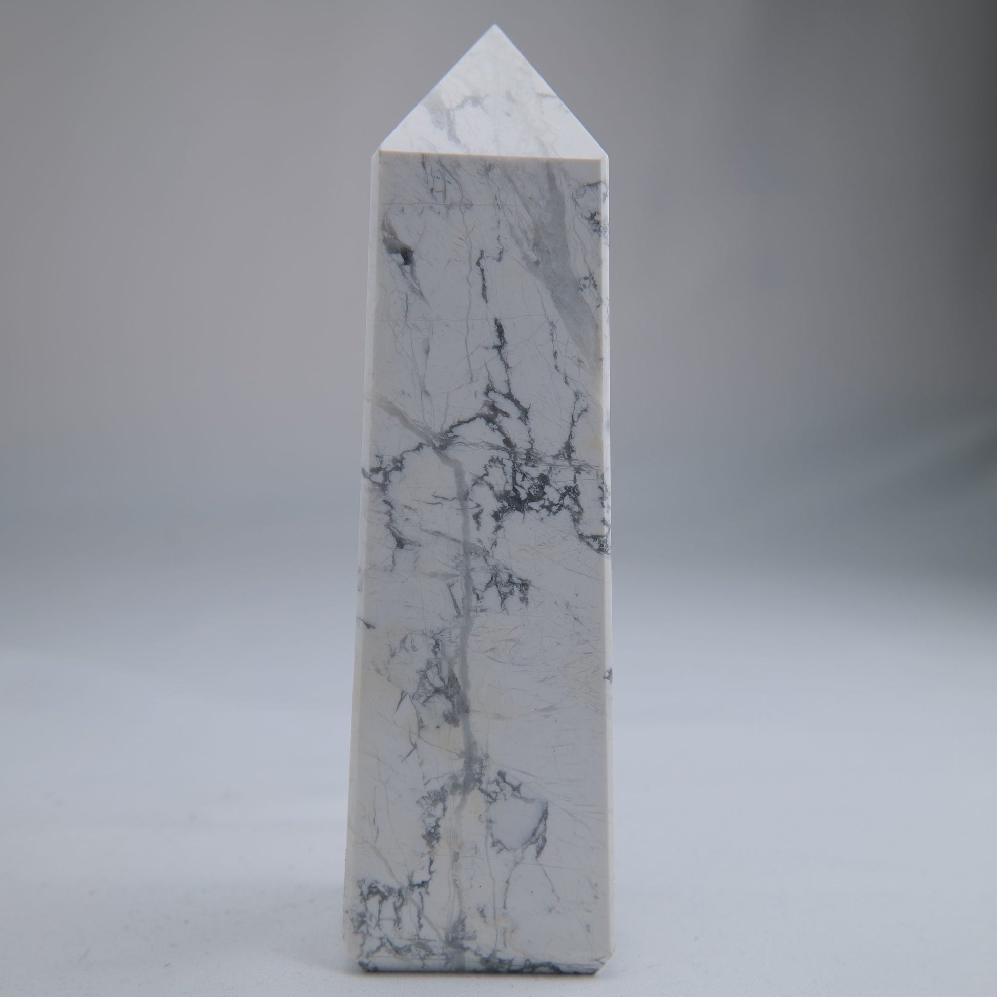 Howlite Tower 453g - Luna Panther