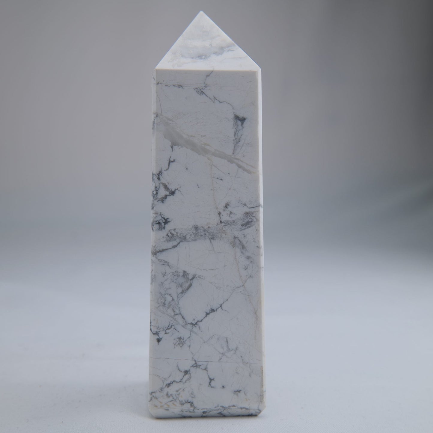 Howlite Tower 453g - Luna Panther