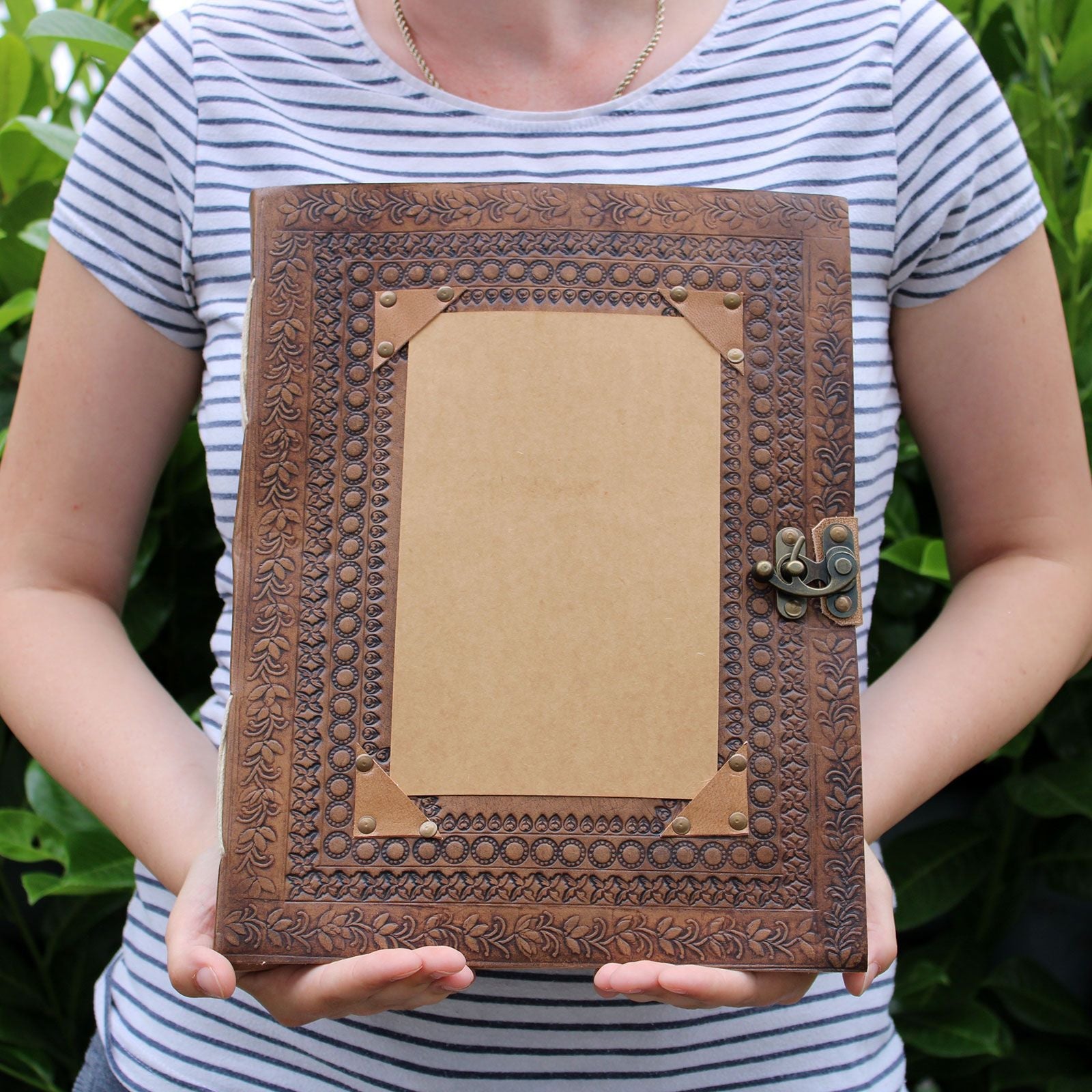Huge Customisable Visitor Leather Book 10x13 (200 pages) - Luna Panther