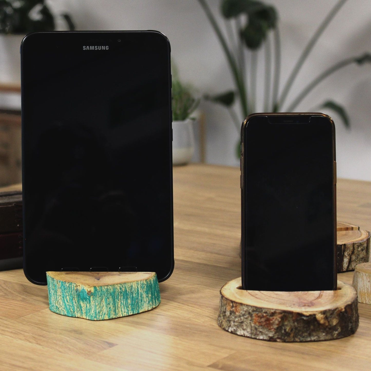 Large Gamal Wood Phone Holder - Greenwash - Luna Panther