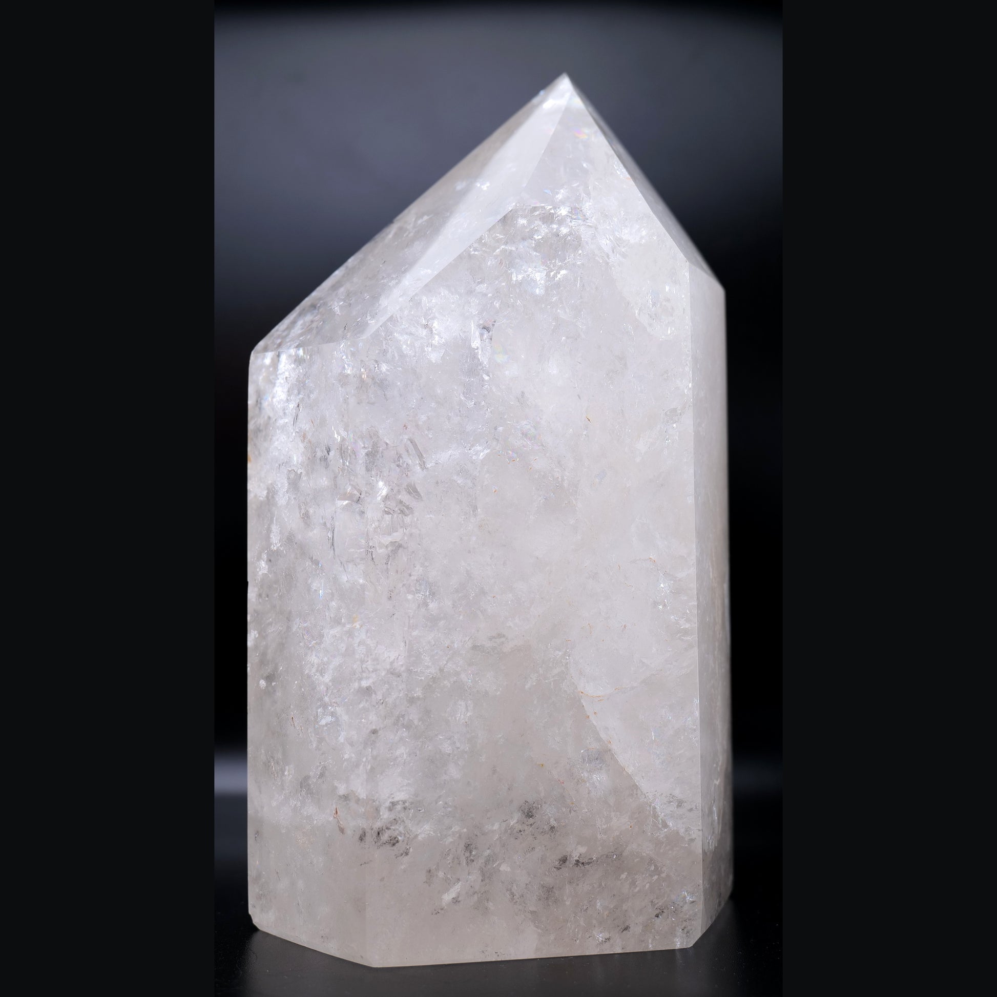 Large polished clear quartz tower, 2.85kg, 185 x 120 x 100mm