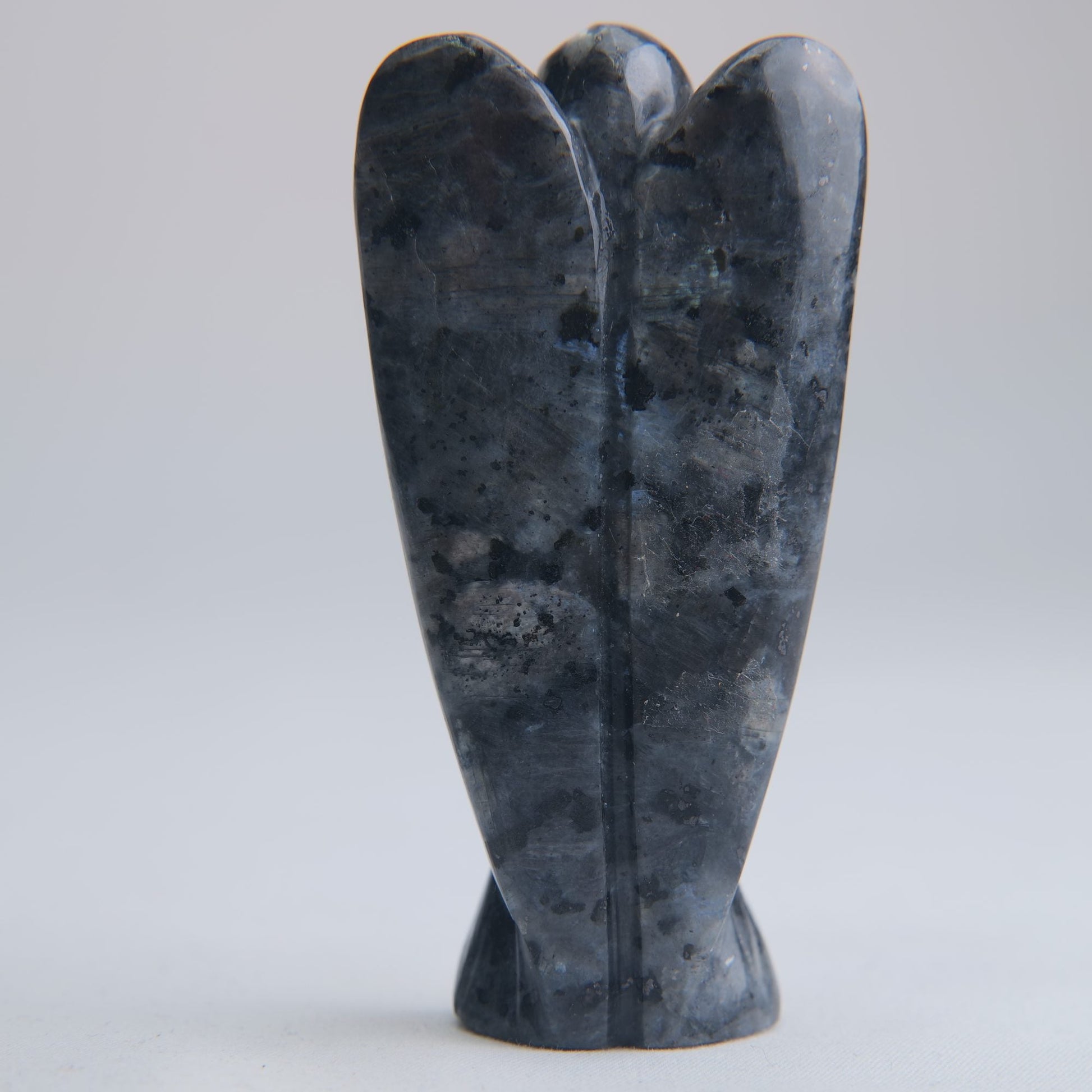 Larvikite Angel Carving 67g 78mm - Luna Panther