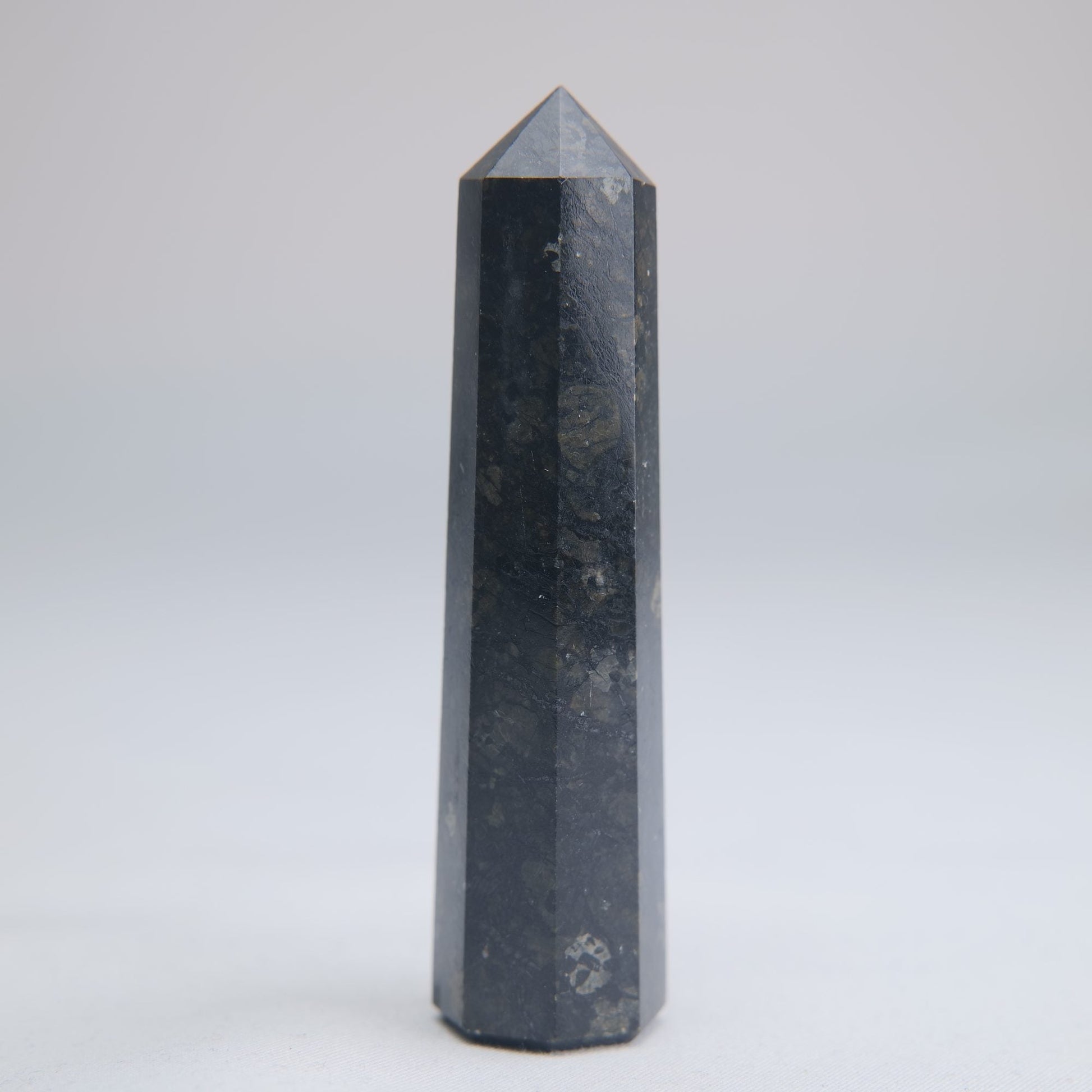 Larvikite Obelisk 15g 80mm - Luna Panther