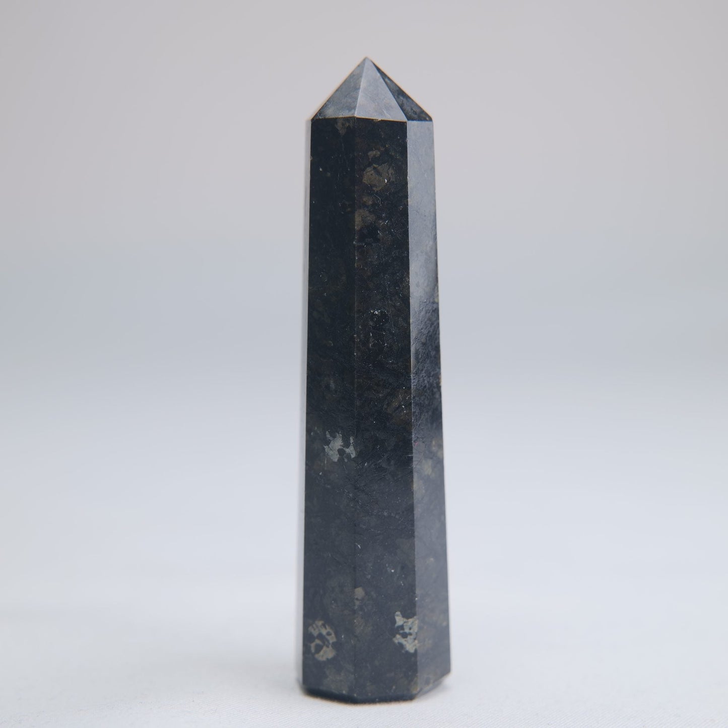 Larvikite Obelisk 15g 80mm - Luna Panther