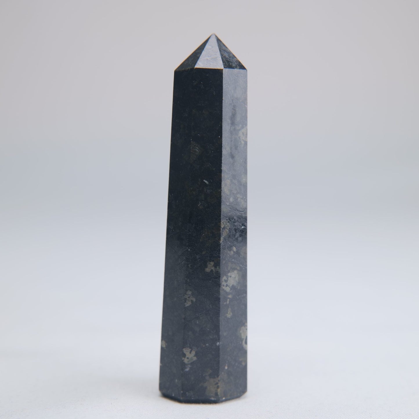 Larvikite Obelisk 15g 80mm - Luna Panther