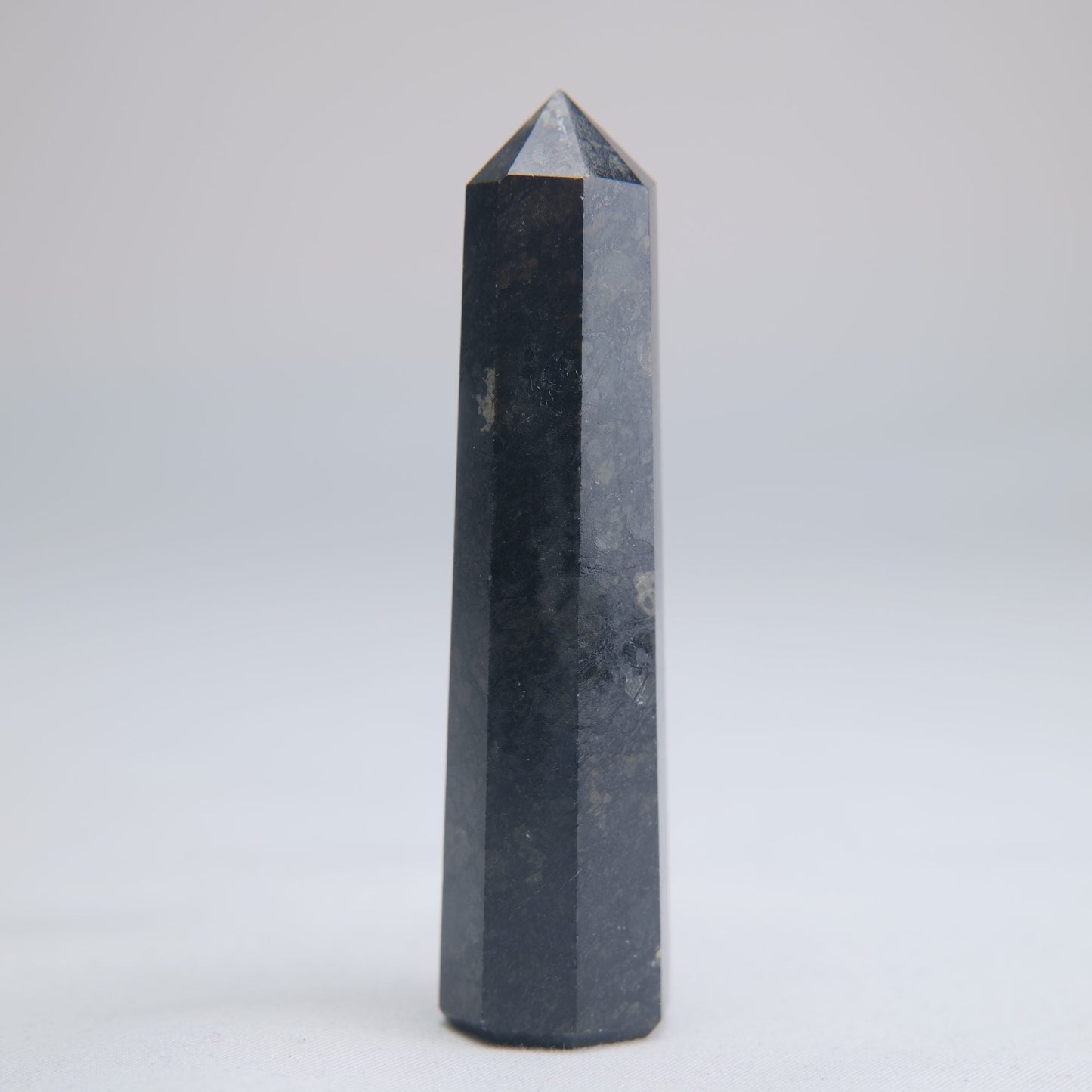 Larvikite Obelisk 15g 80mm - Luna Panther