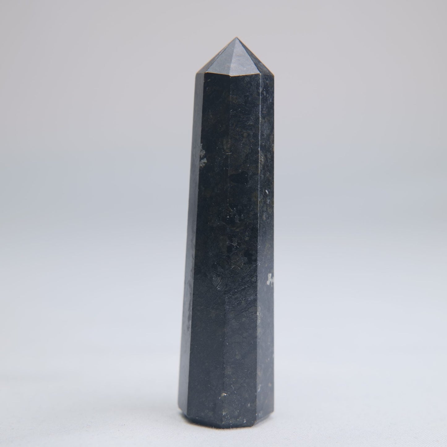Larvikite Obelisk 15g 80mm - Luna Panther