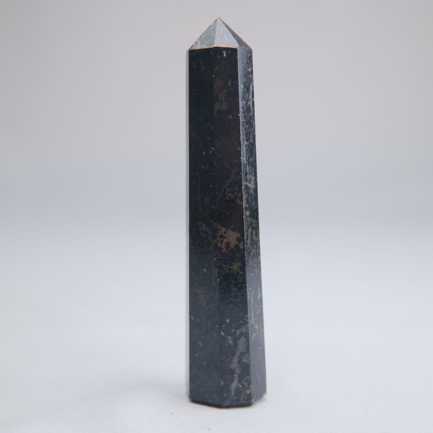 Larvikite Obelisk 62g 90mm - Luna Panther