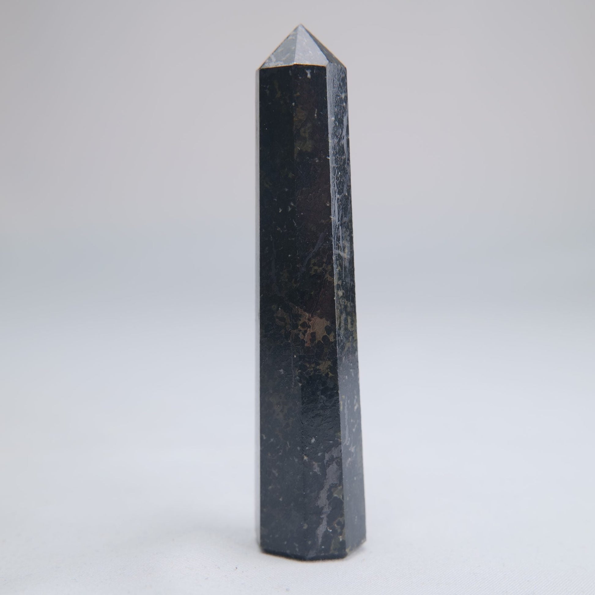 Larvikite Obelisk 62g 90mm - Luna Panther