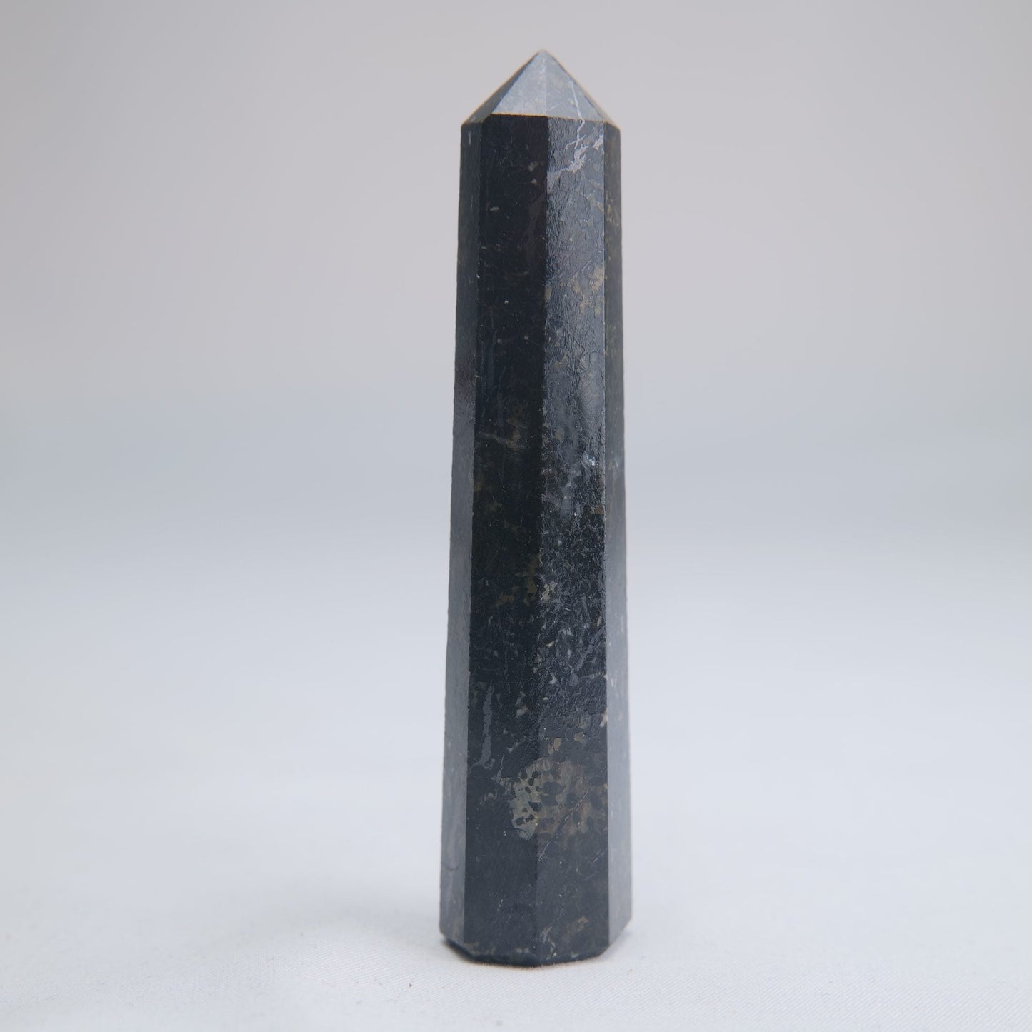 Larvikite Obelisk 62g 90mm - Luna Panther