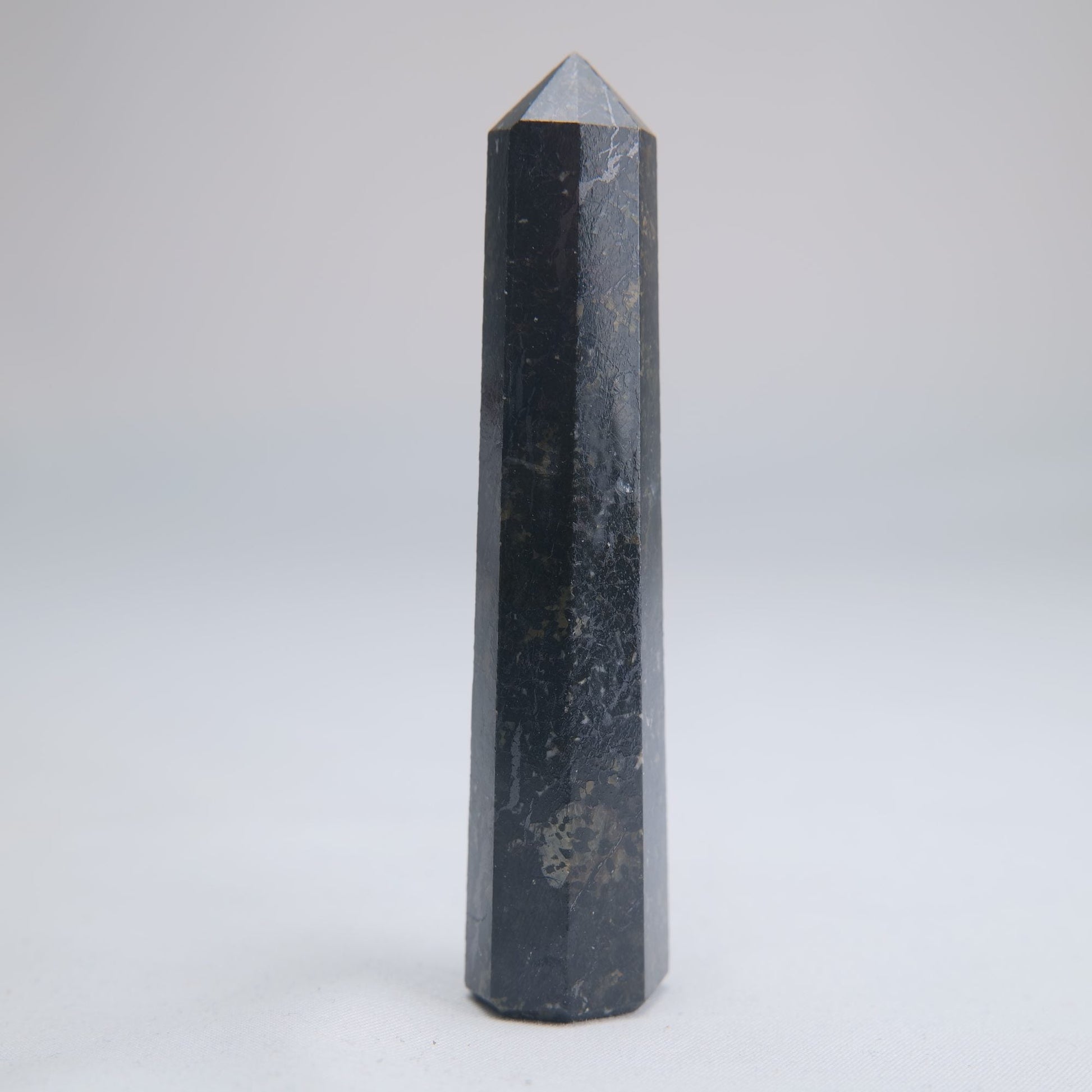 Larvikite Obelisk 62g 90mm - Luna Panther