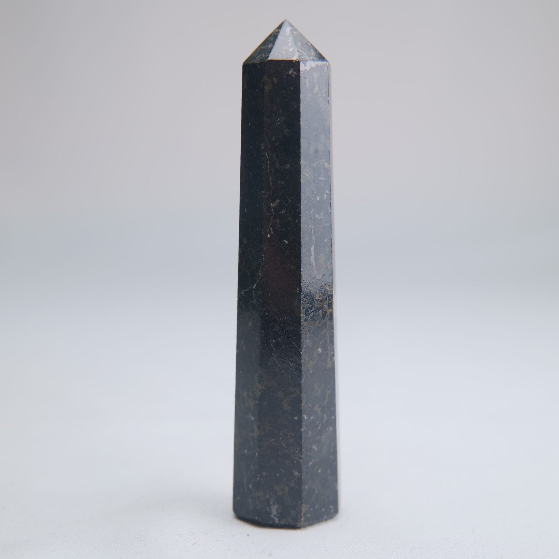 Larvikite Obelisk 62g 90mm - Luna Panther