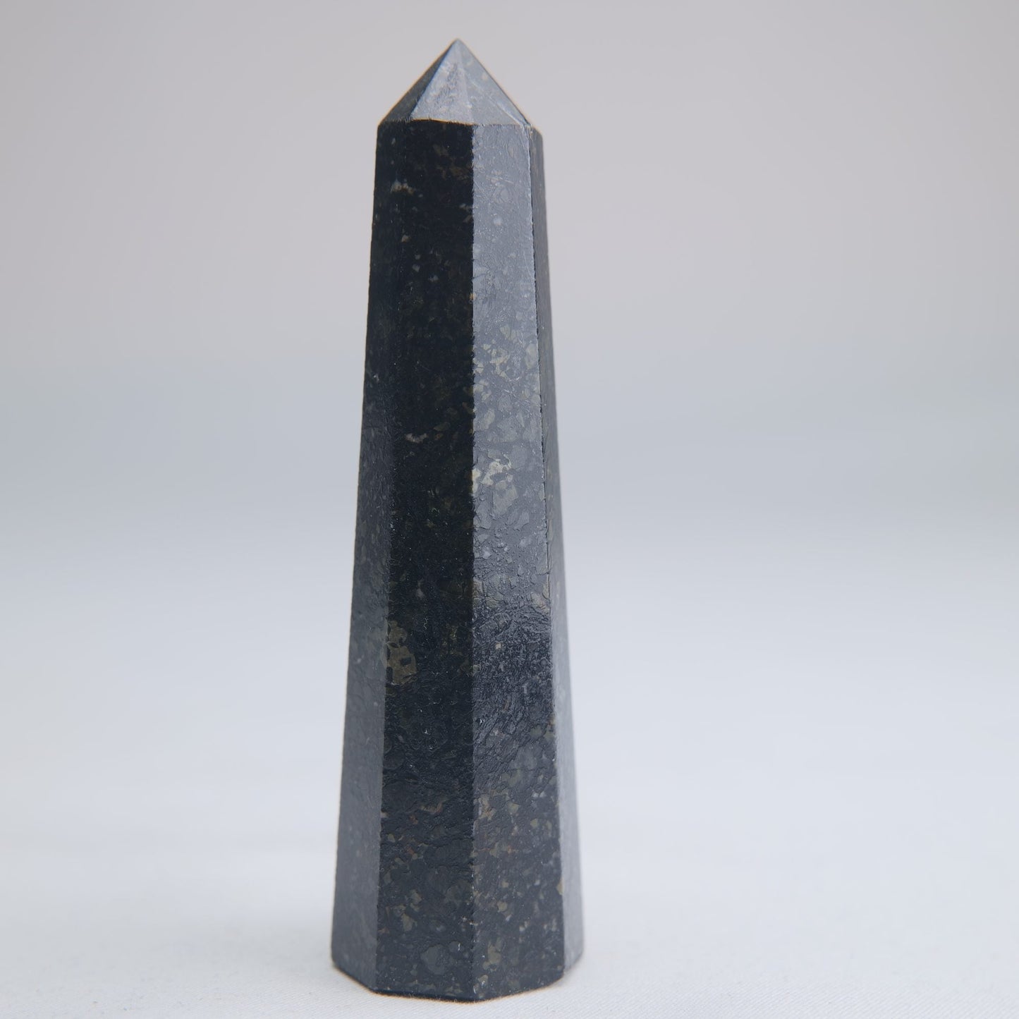 Larvikite Obelisk 63g 82mm - Luna Panther