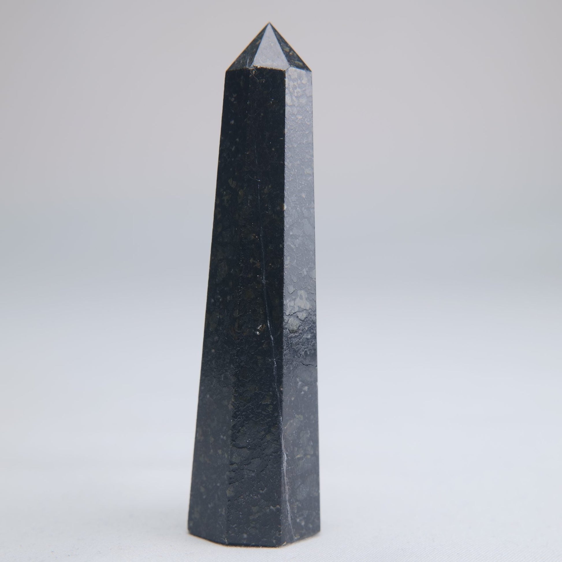Larvikite Obelisk 63g 82mm - Luna Panther