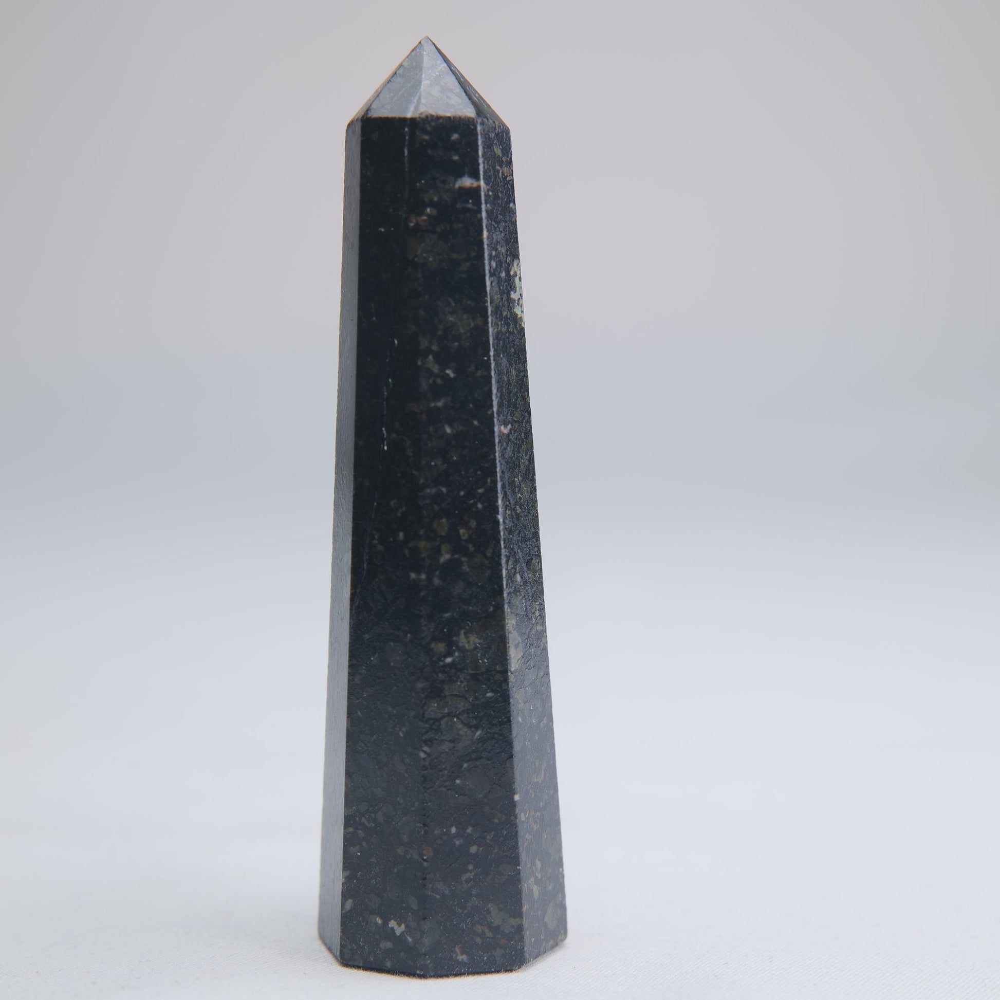 Larvikite Obelisk 63g 82mm - Luna Panther