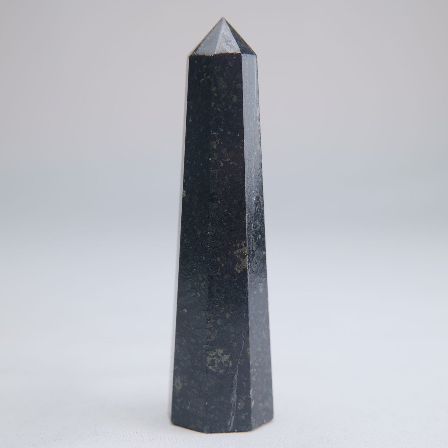 Larvikite Obelisk 63g 82mm - Luna Panther