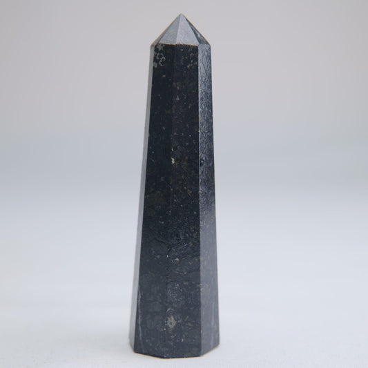 Larvikite Obelisk 63g 82mm - Luna Panther