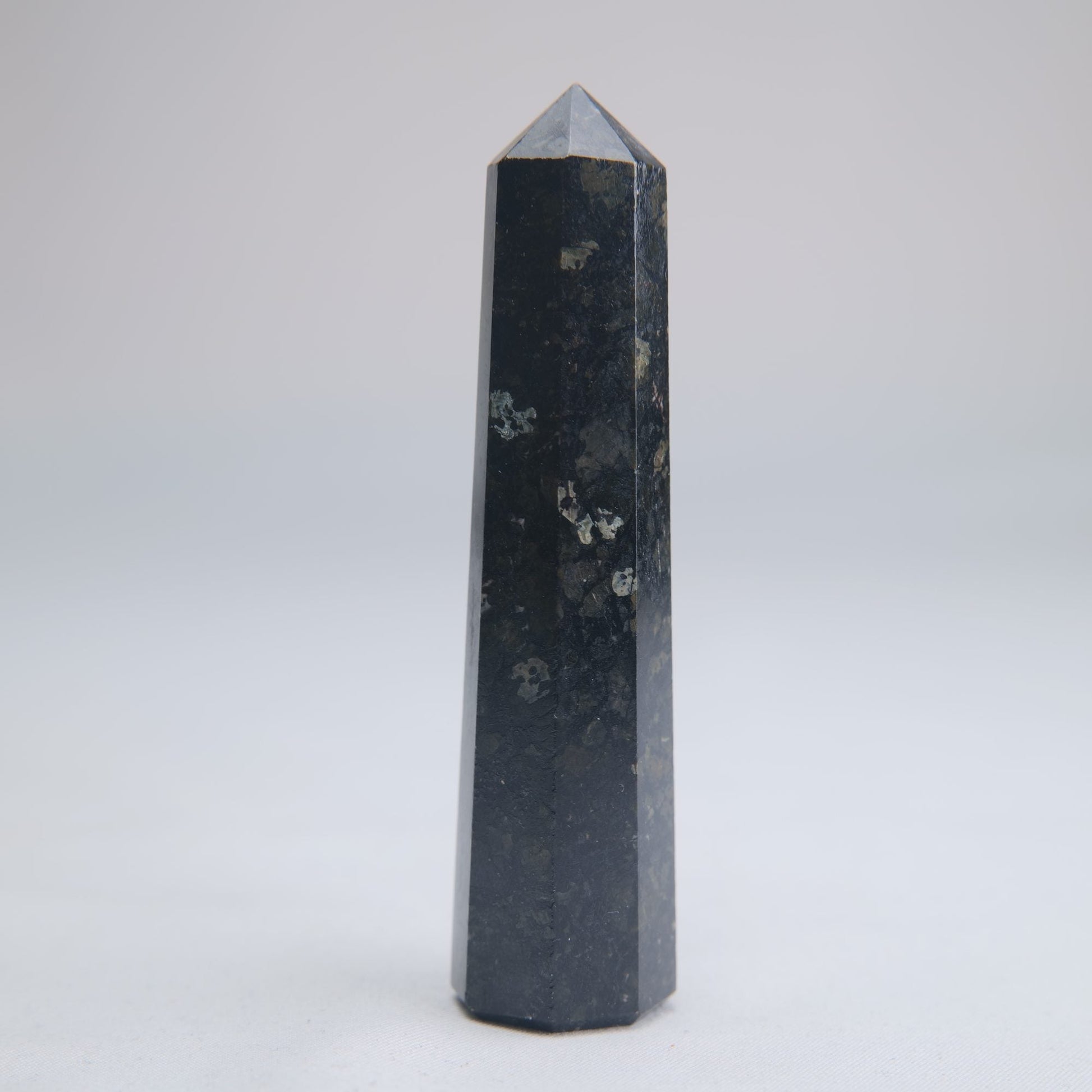 Larvikite Obelisk 67g 85mm - Luna Panther