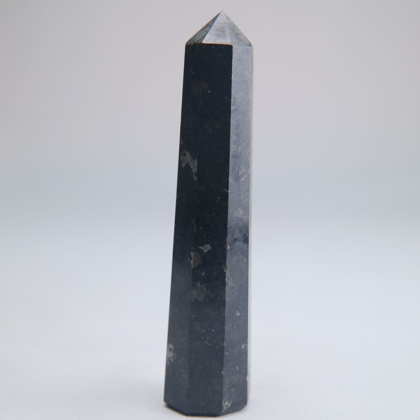 Larvikite Obelisk 68g 90mm - Luna Panther