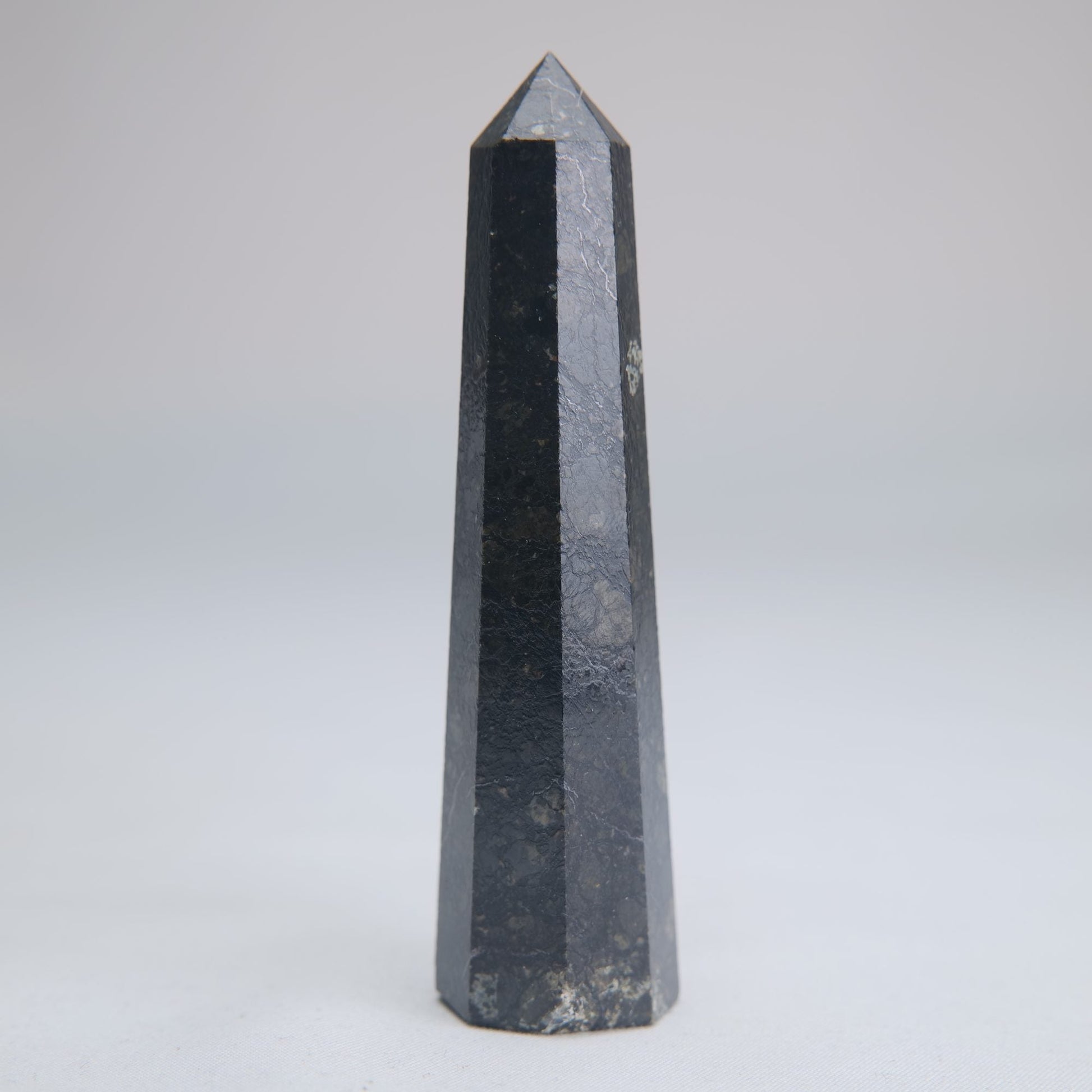 Larvikite Obelisk 69g 90mm - Luna Panther