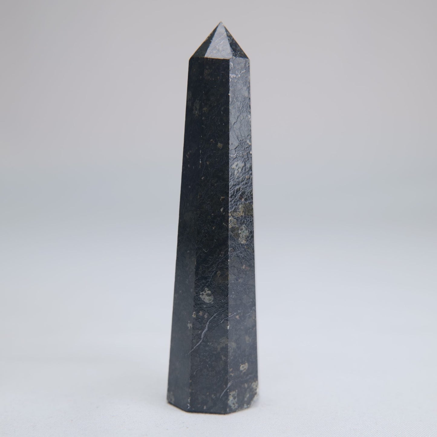 Larvikite Obelisk 69g 90mm - Luna Panther
