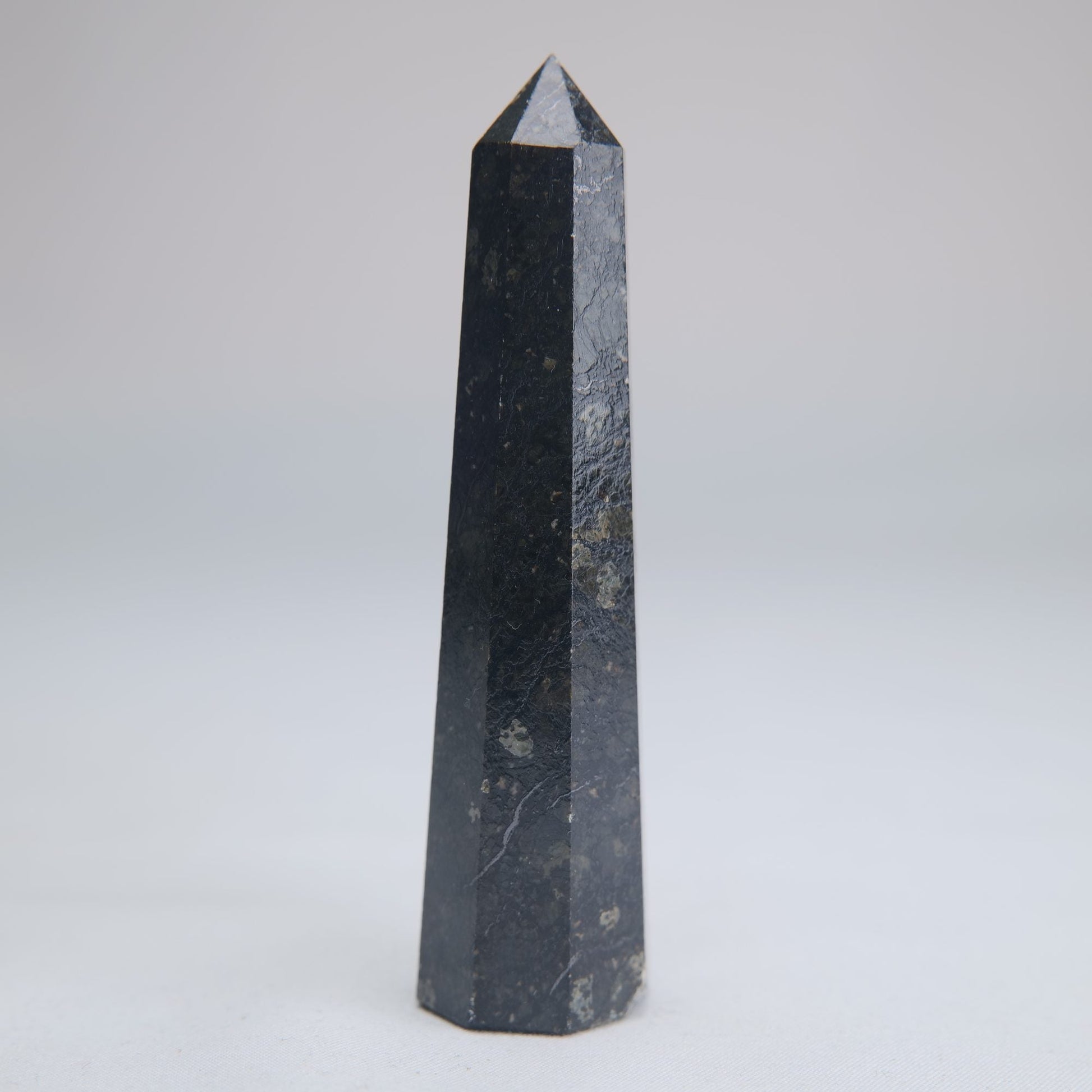 Larvikite Obelisk 69g 90mm - Luna Panther