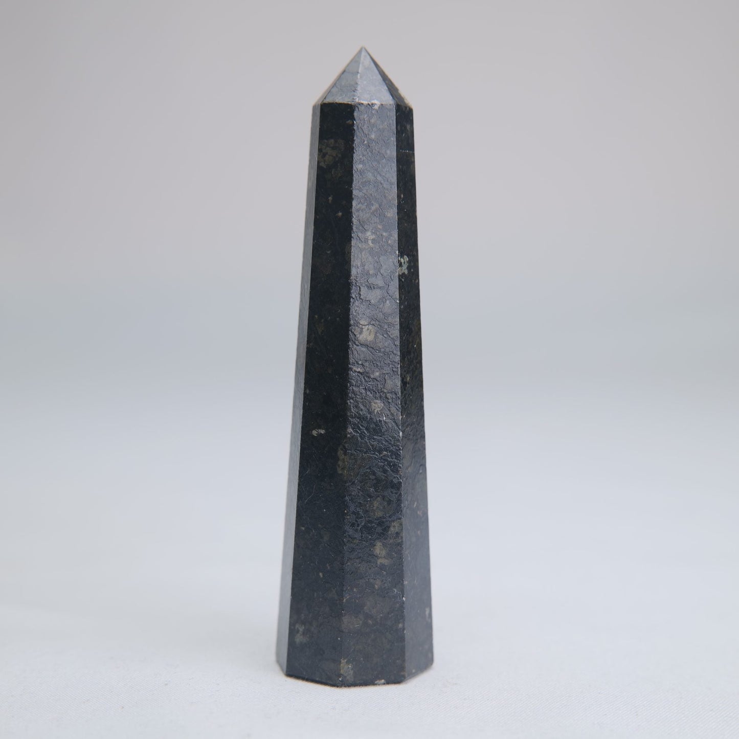 Larvikite Obelisk 69g 90mm - Luna Panther