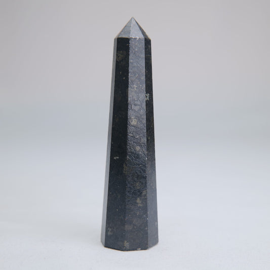 Larvikite Obelisk 69g 90mm - Luna Panther
