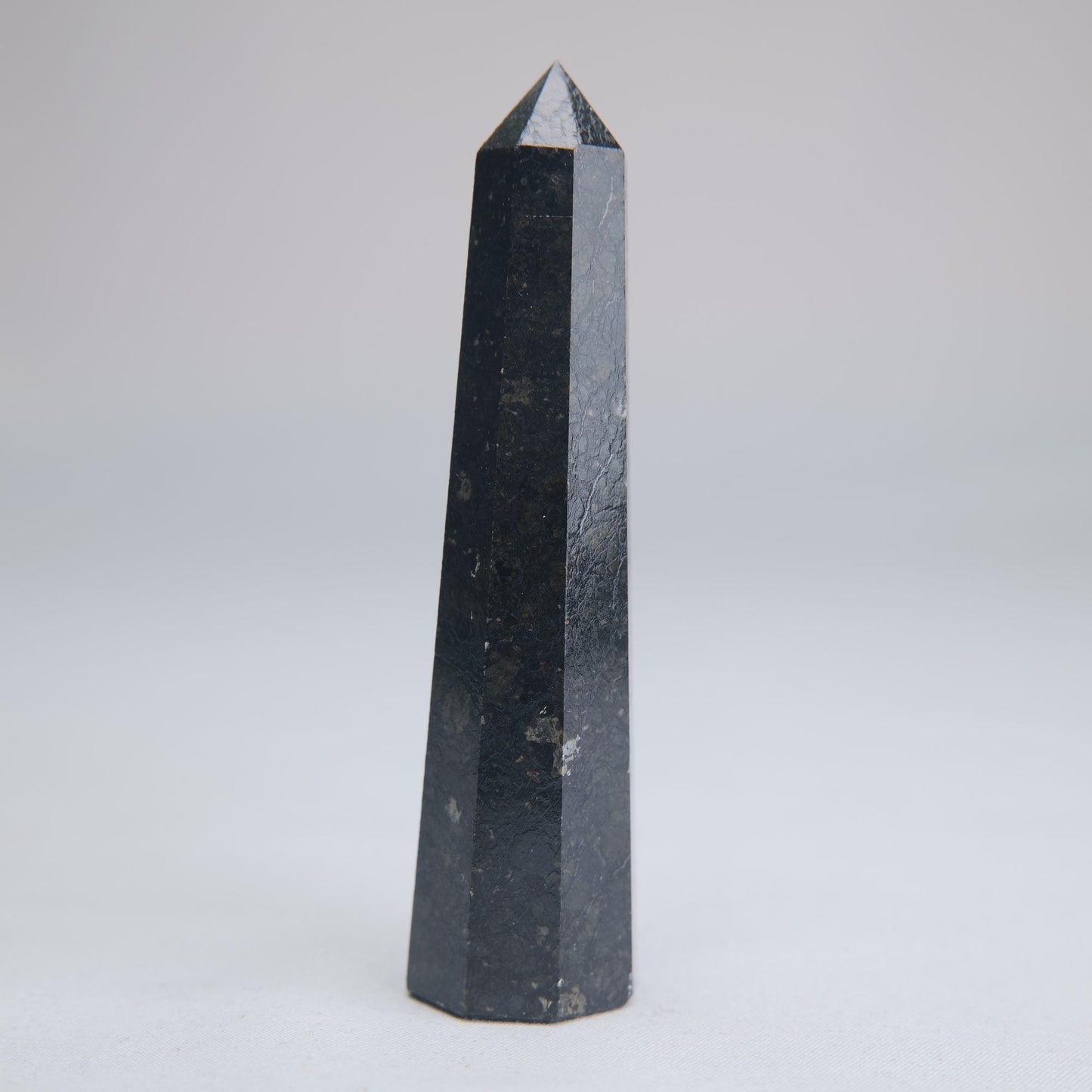 Larvikite Obelisk 69g 90mm - Luna Panther