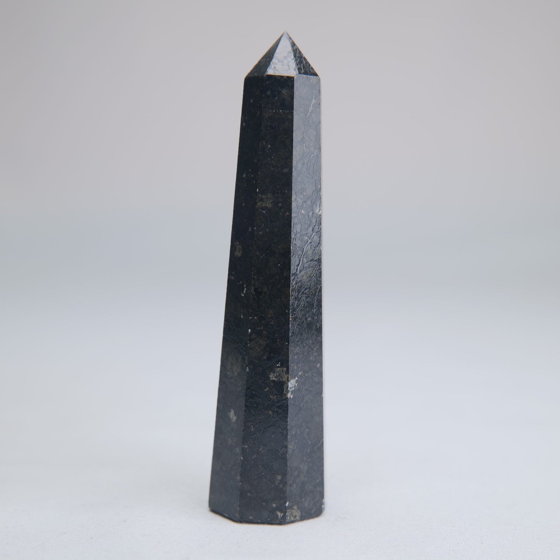 Larvikite Obelisk 69g 90mm - Luna Panther