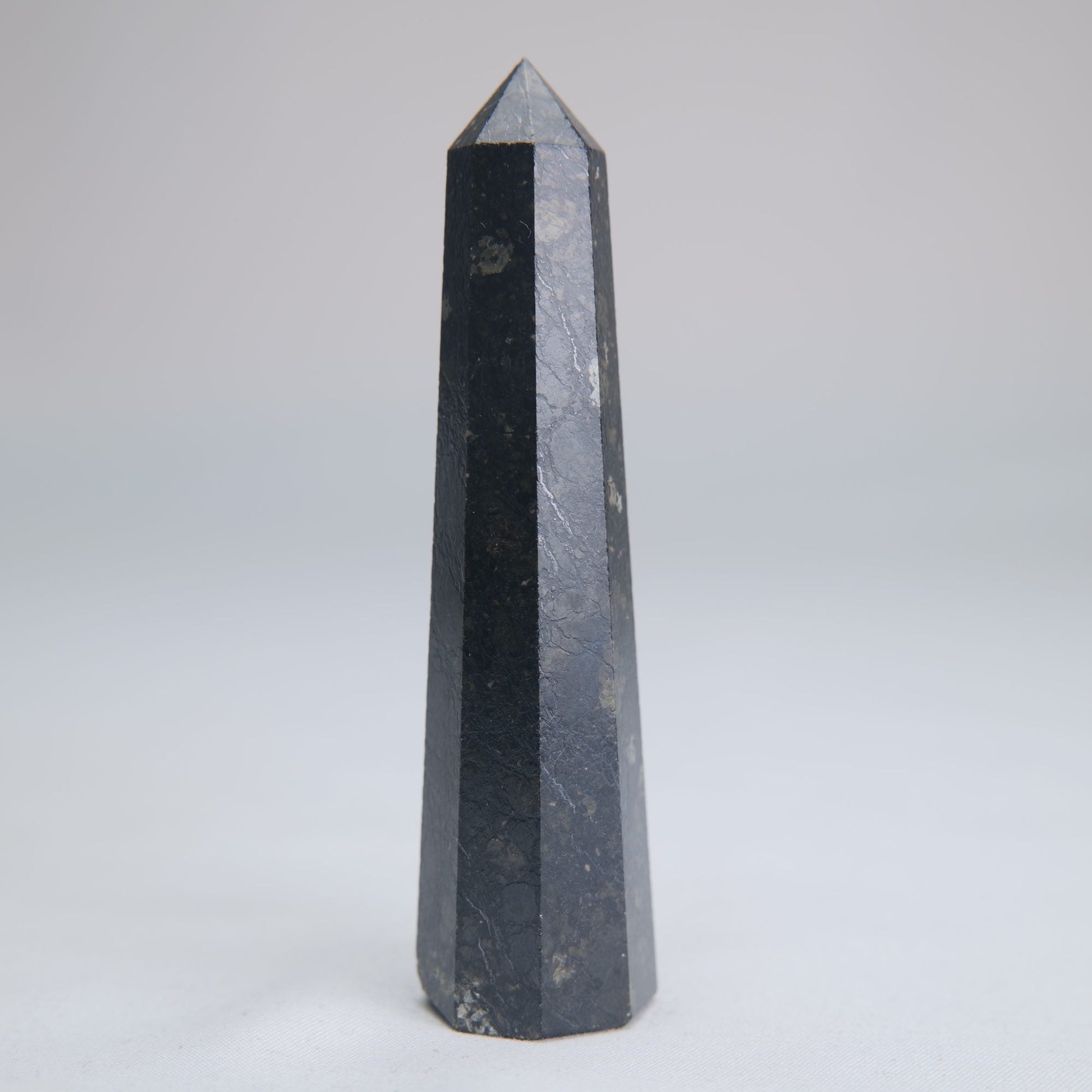 Larvikite Obelisk 69g 90mm - Luna Panther