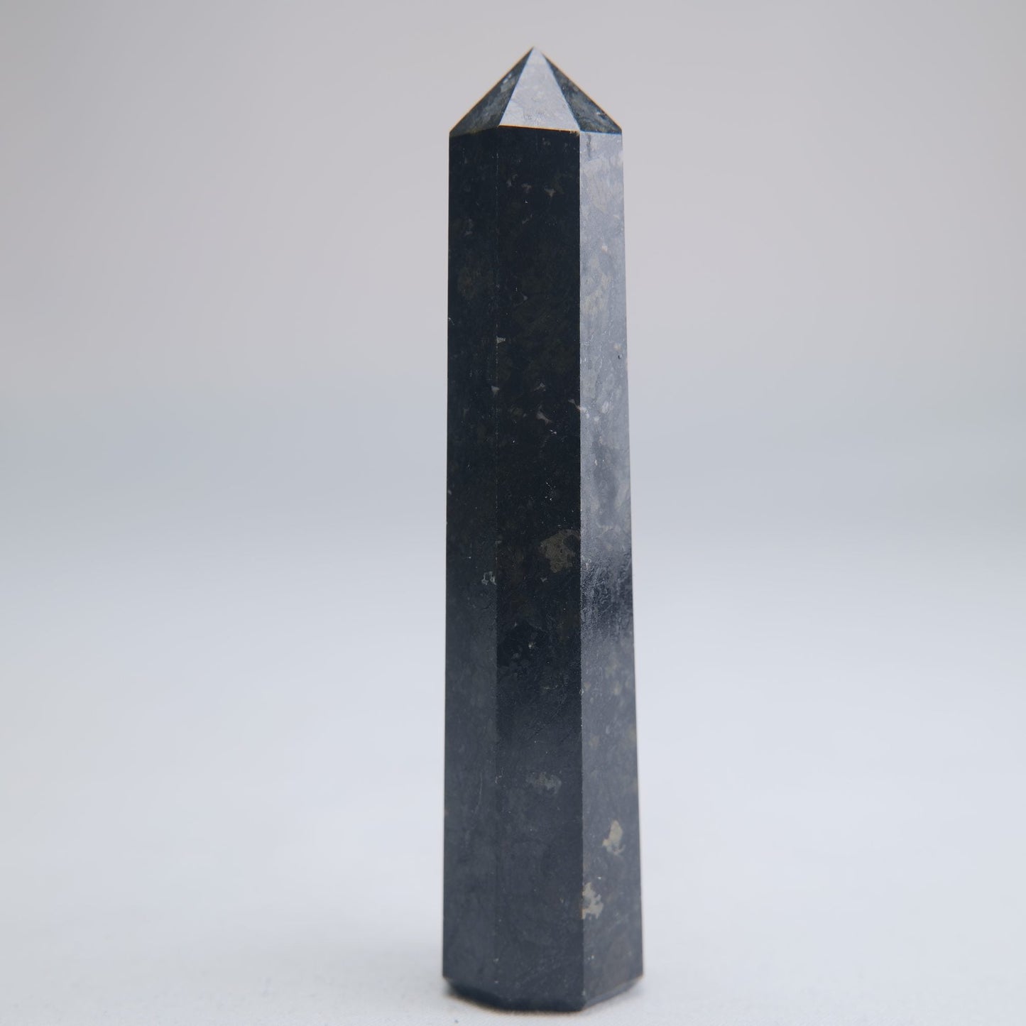 Larvikite Obelisk 70g 90mm - Luna Panther
