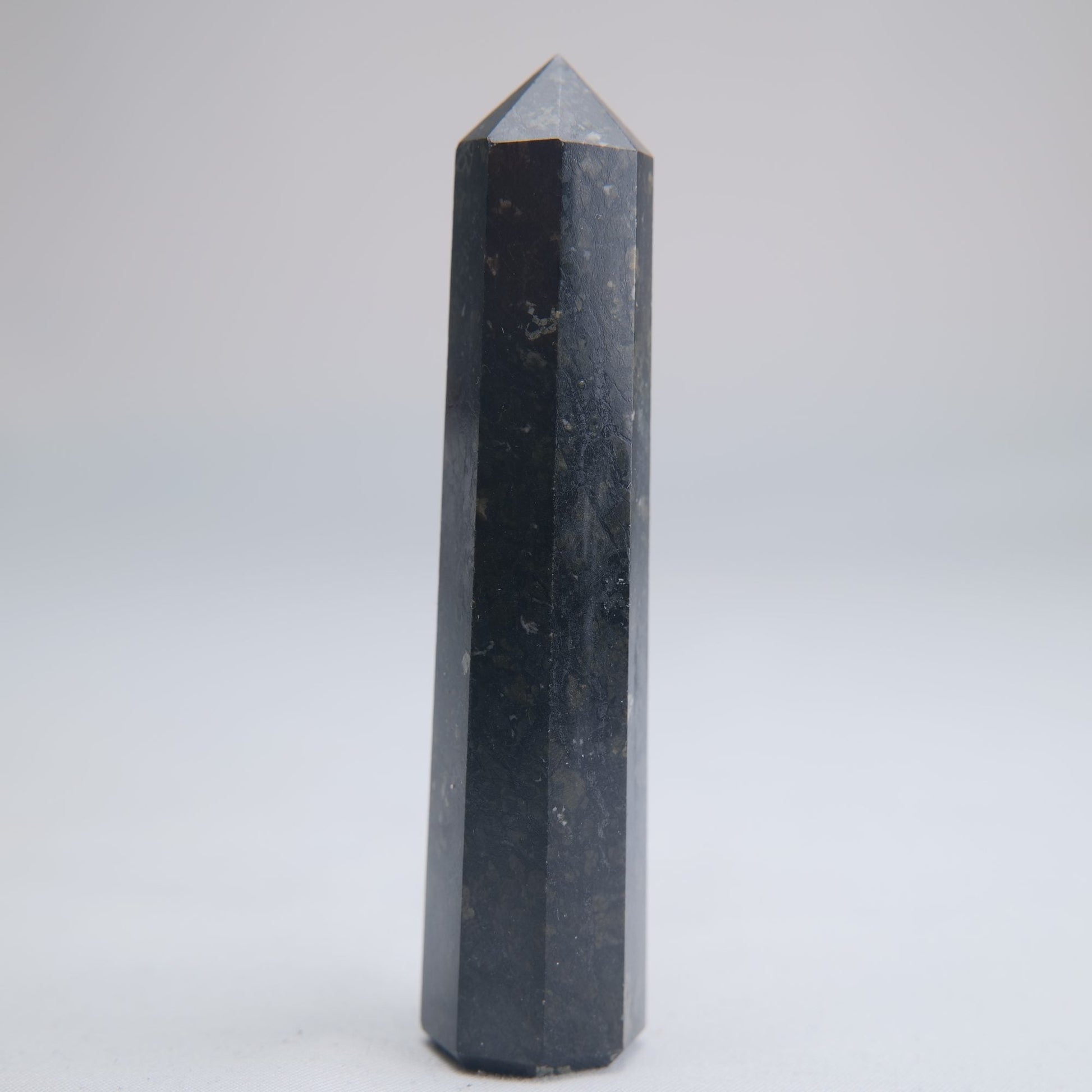 Larvikite Obelisk 70g 90mm - Luna Panther