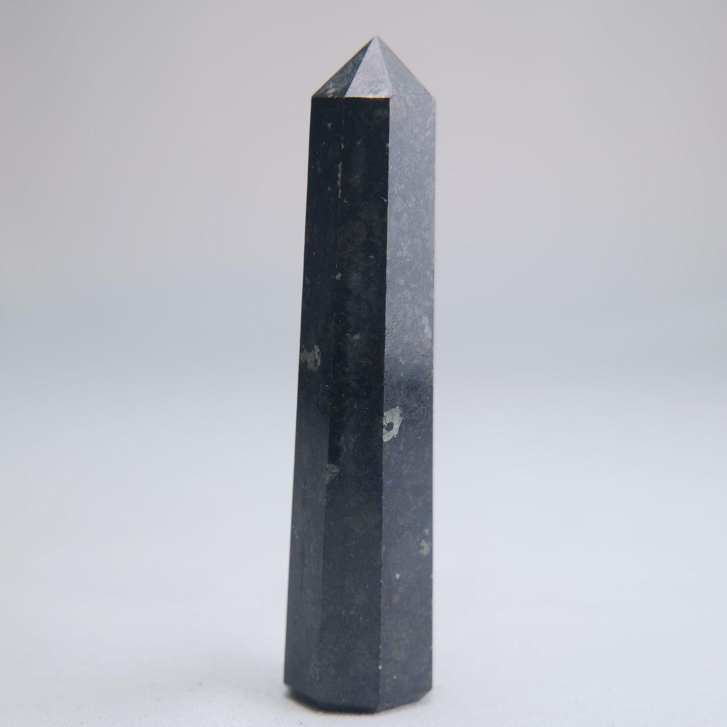 Larvikite Obelisk 70g 90mm - Luna Panther