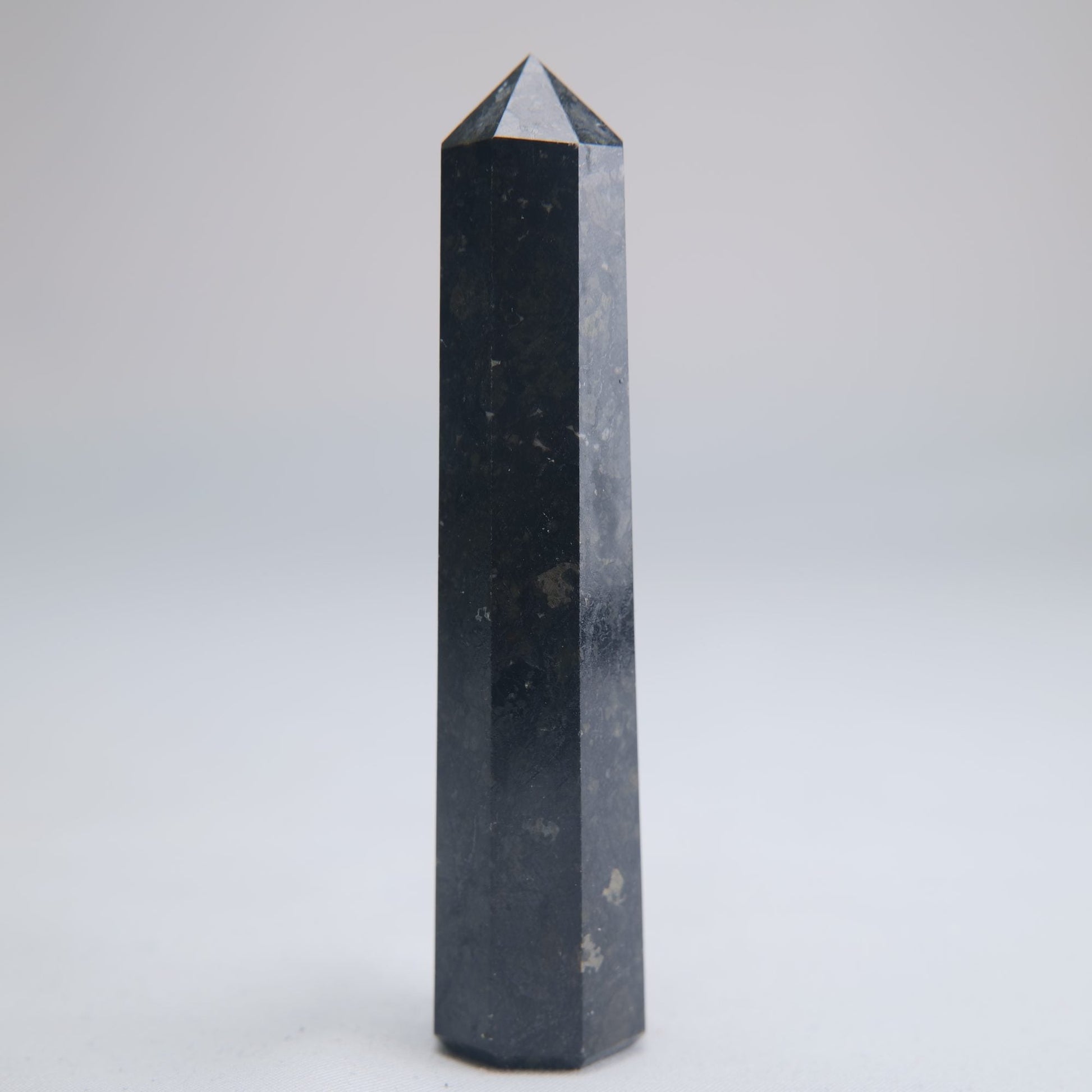Larvikite Obelisk 70g 90mm - Luna Panther