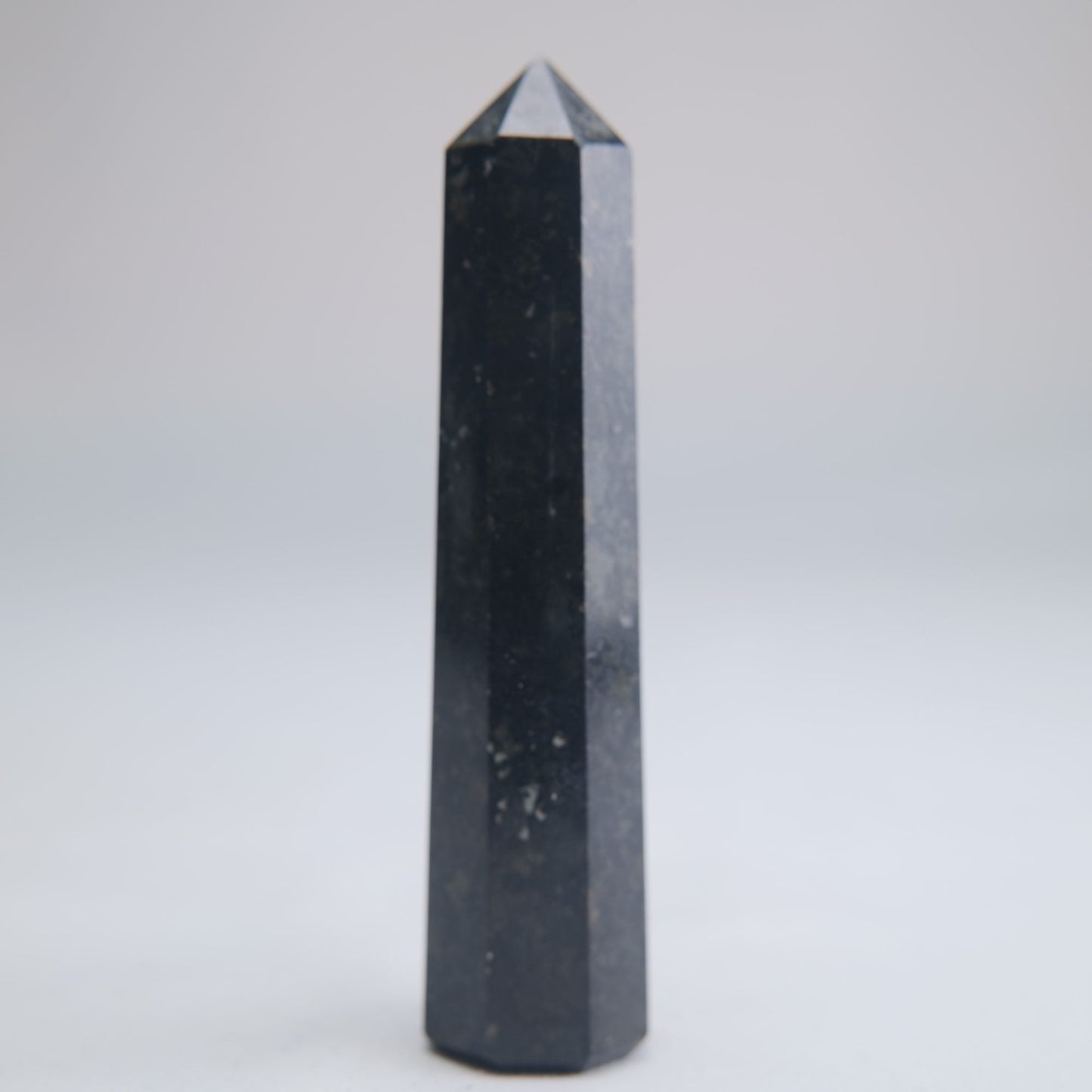 Larvikite Obelisk 70g 90mm - Luna Panther
