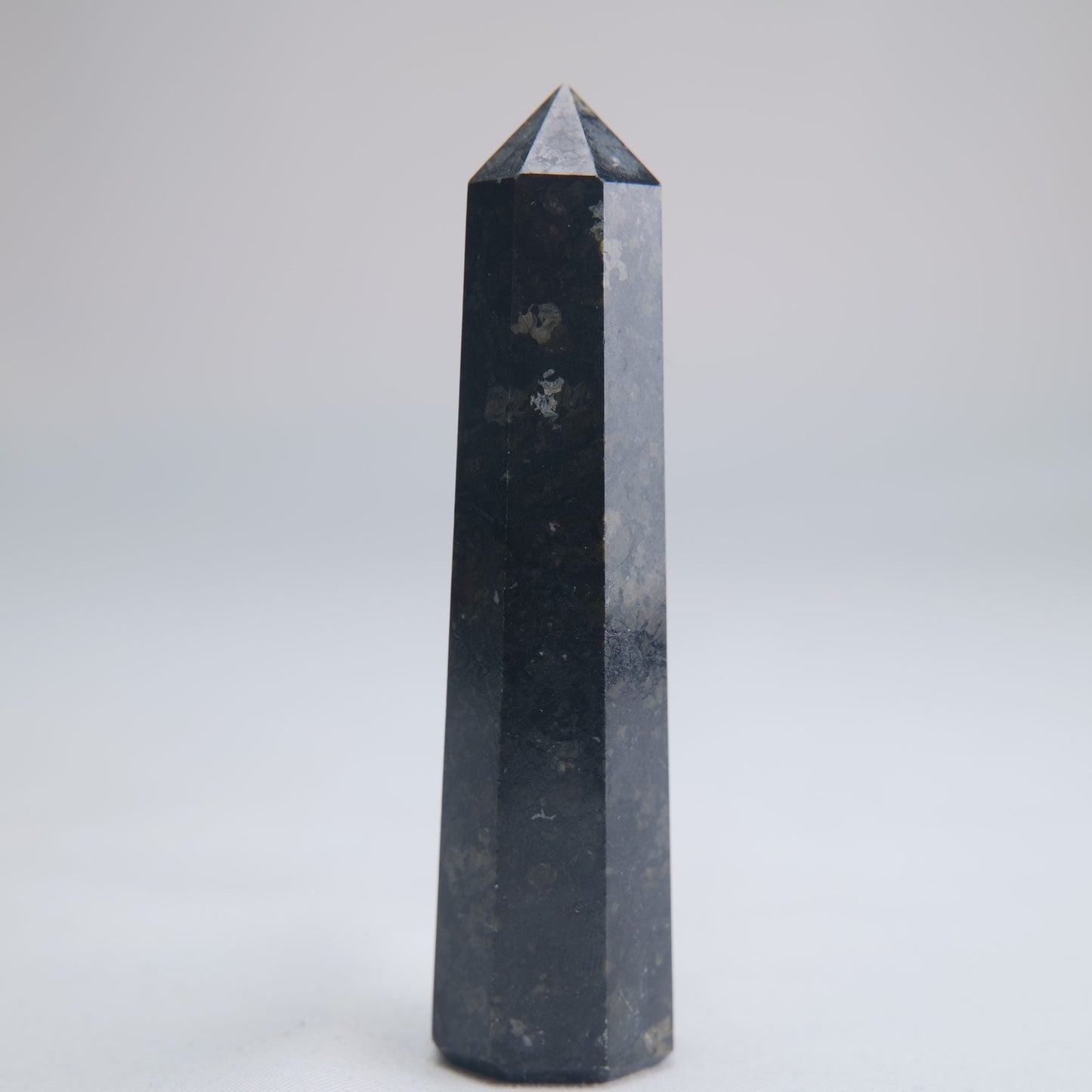 Larvikite Obelisk 73g 85mm - Luna Panther