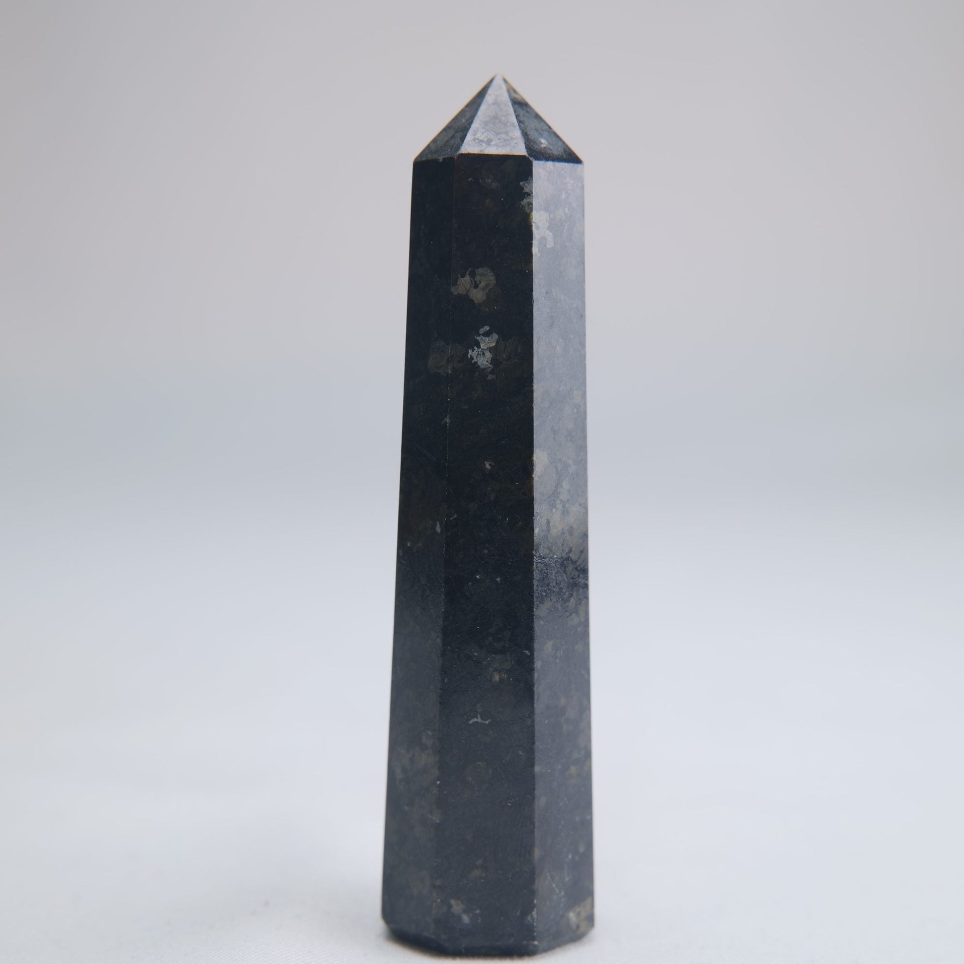 Larvikite Obelisk 73g 85mm - Luna Panther