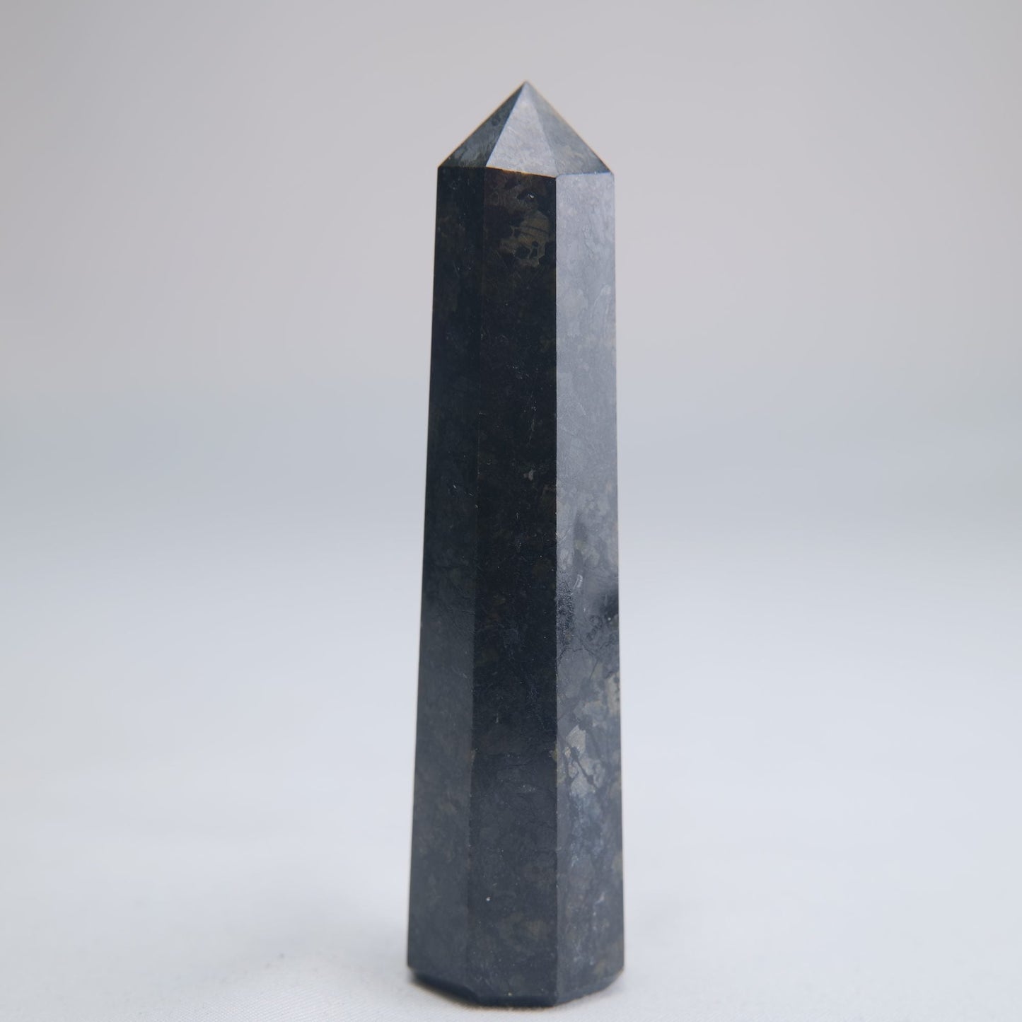 Larvikite Obelisk 73g 85mm - Luna Panther