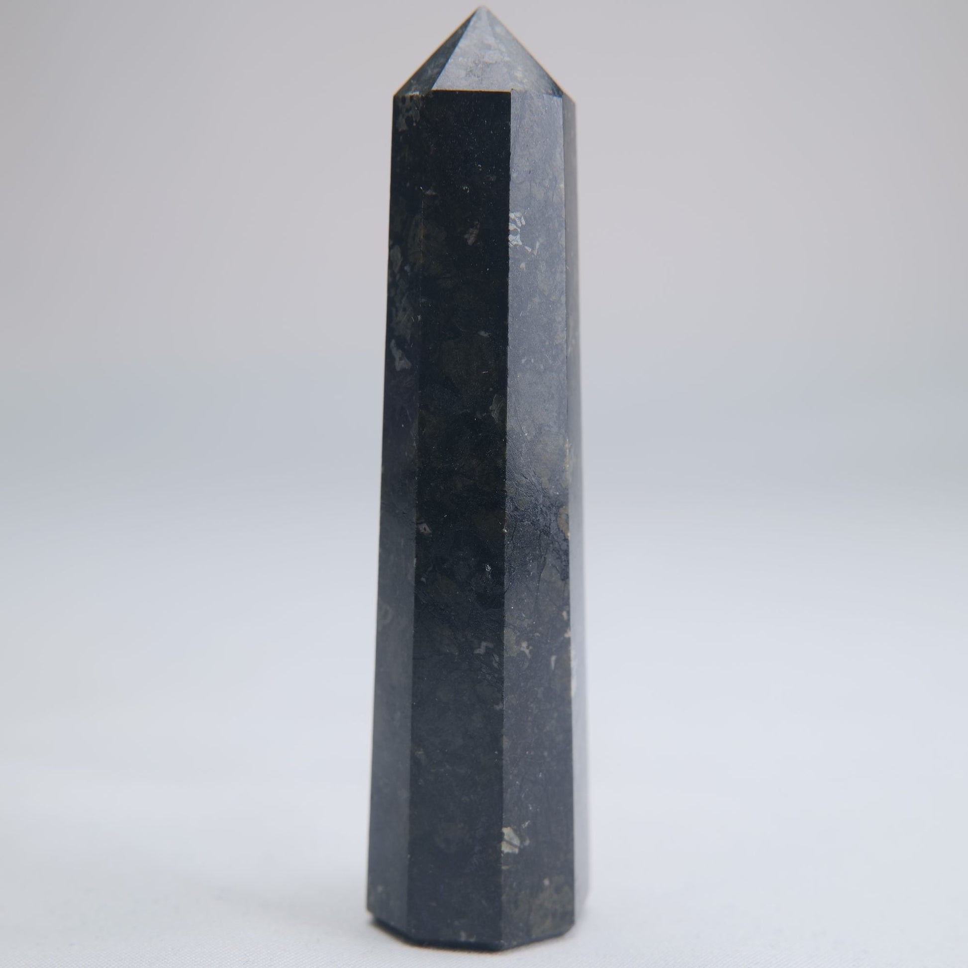 Larvikite Obelisk 77g 90mm - Luna Panther