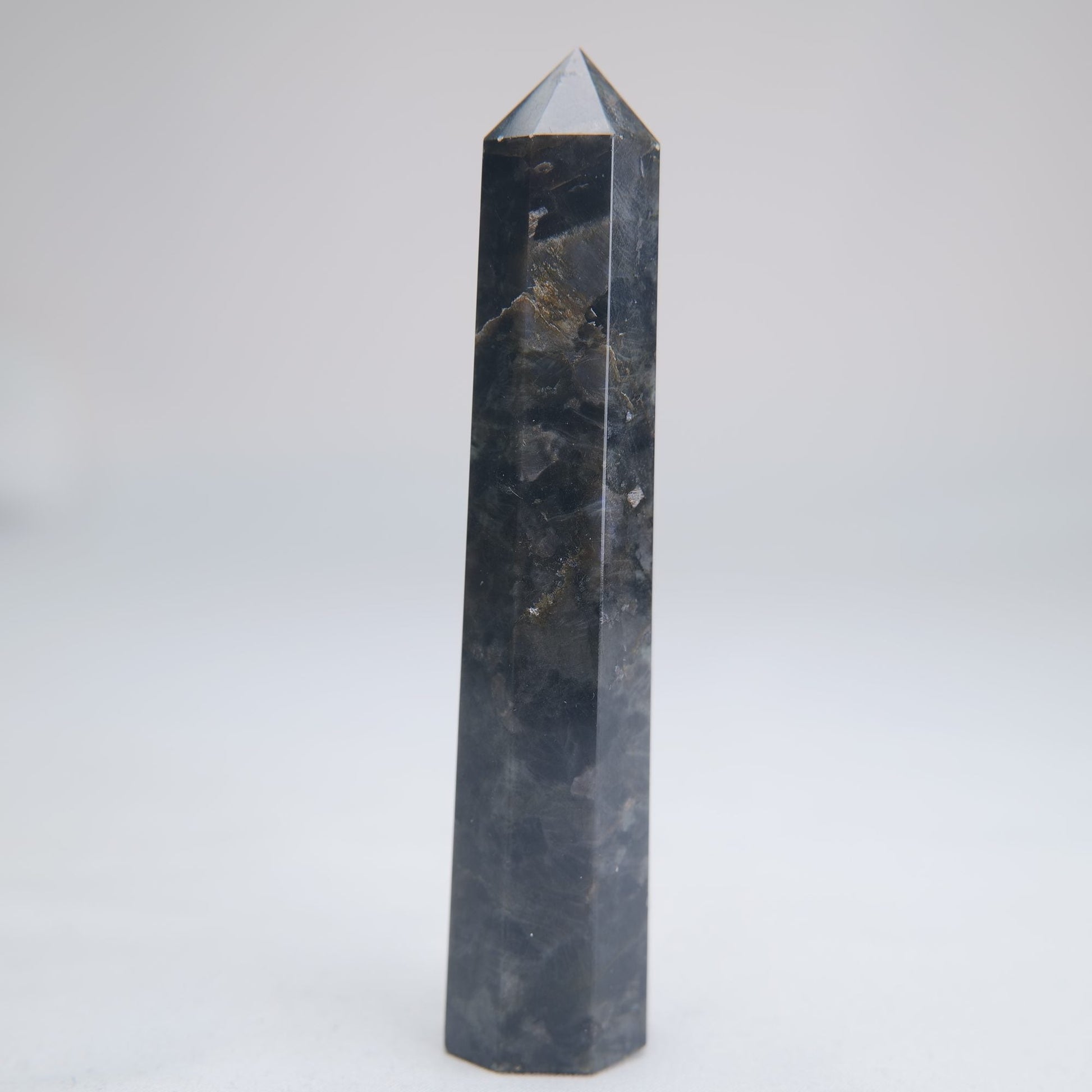 Larvikite Obelisk 90g 100mm - Luna Panther