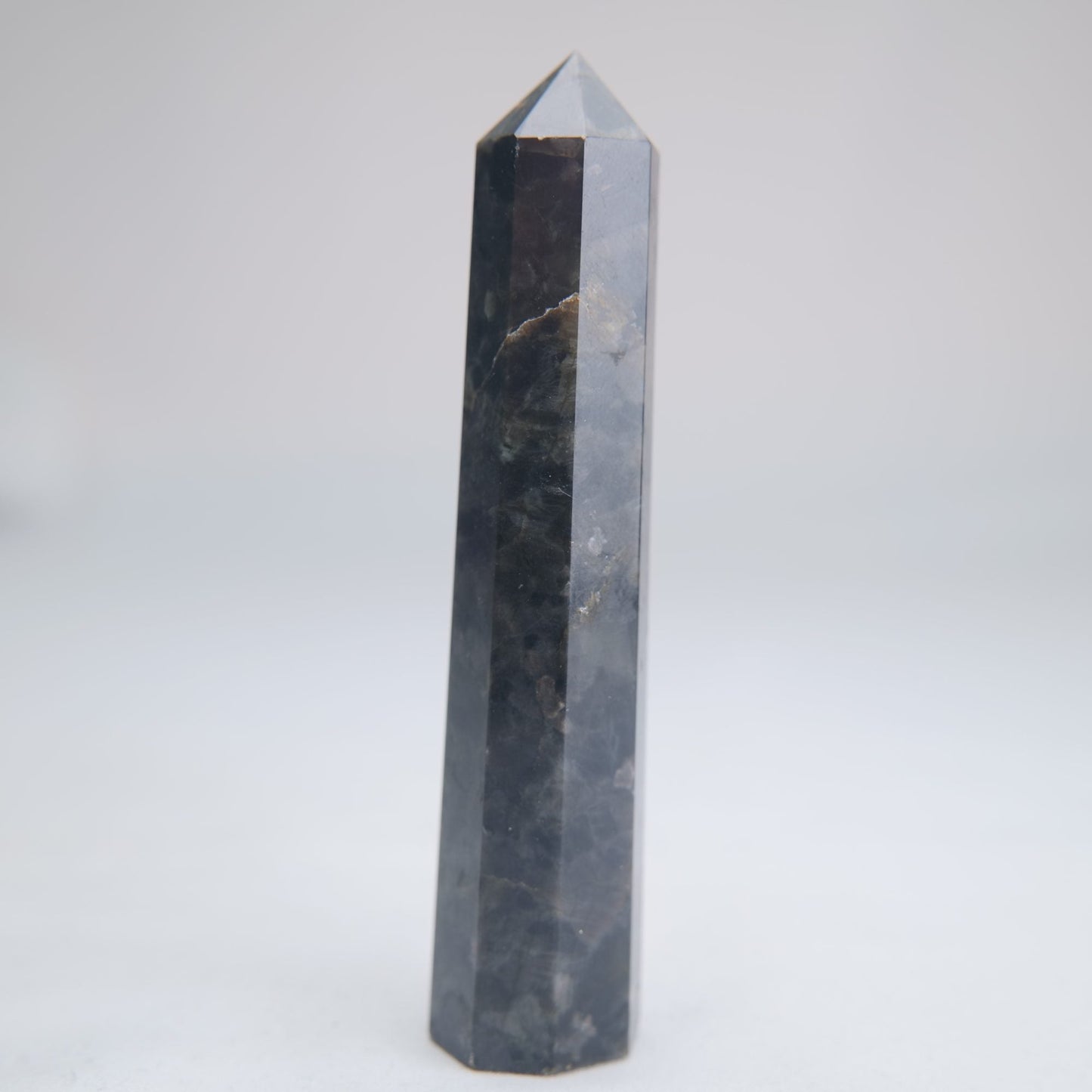 Larvikite Obelisk 90g 100mm - Luna Panther