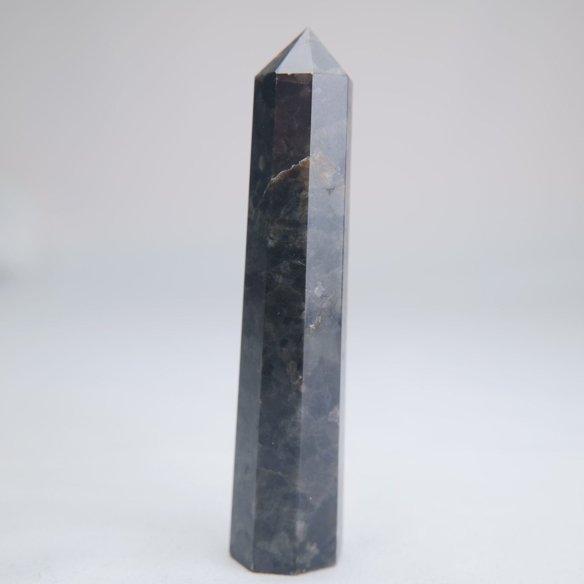 Larvikite Obelisk 90g 100mm - Luna Panther