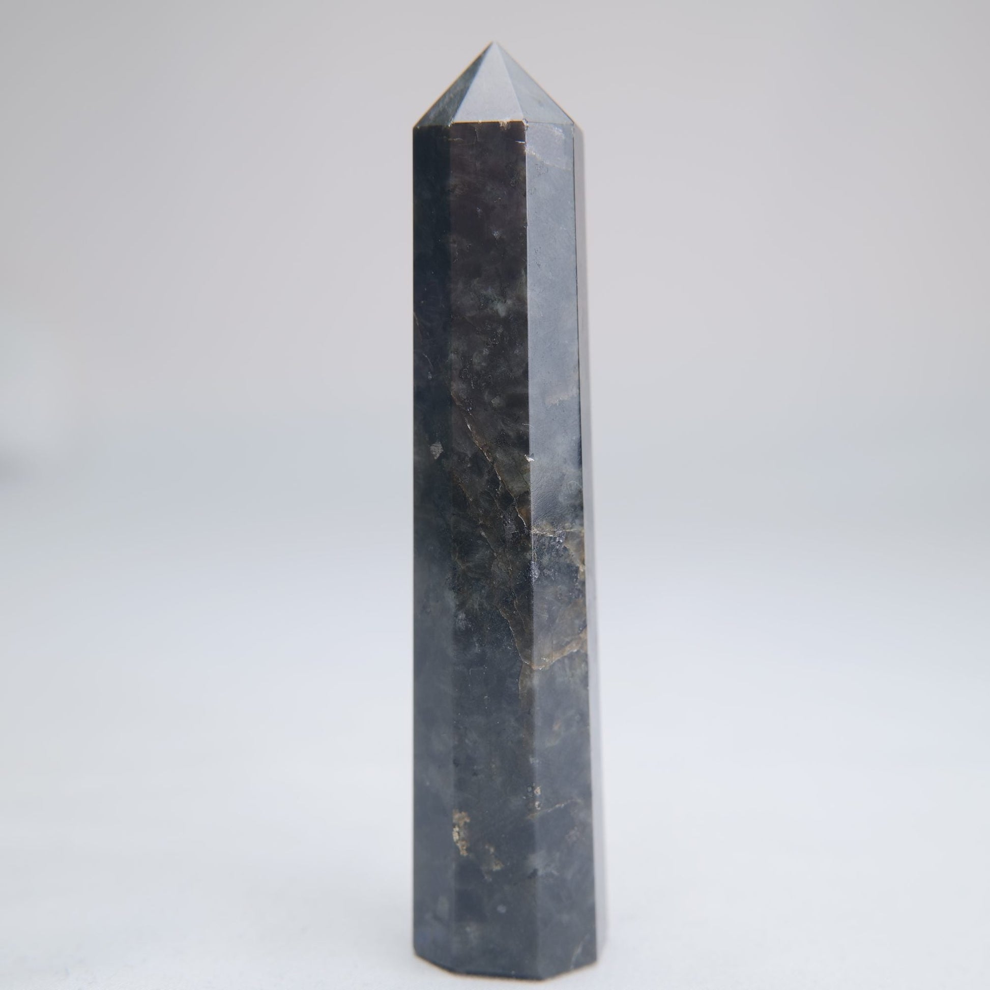 Larvikite Obelisk 90g 100mm - Luna Panther