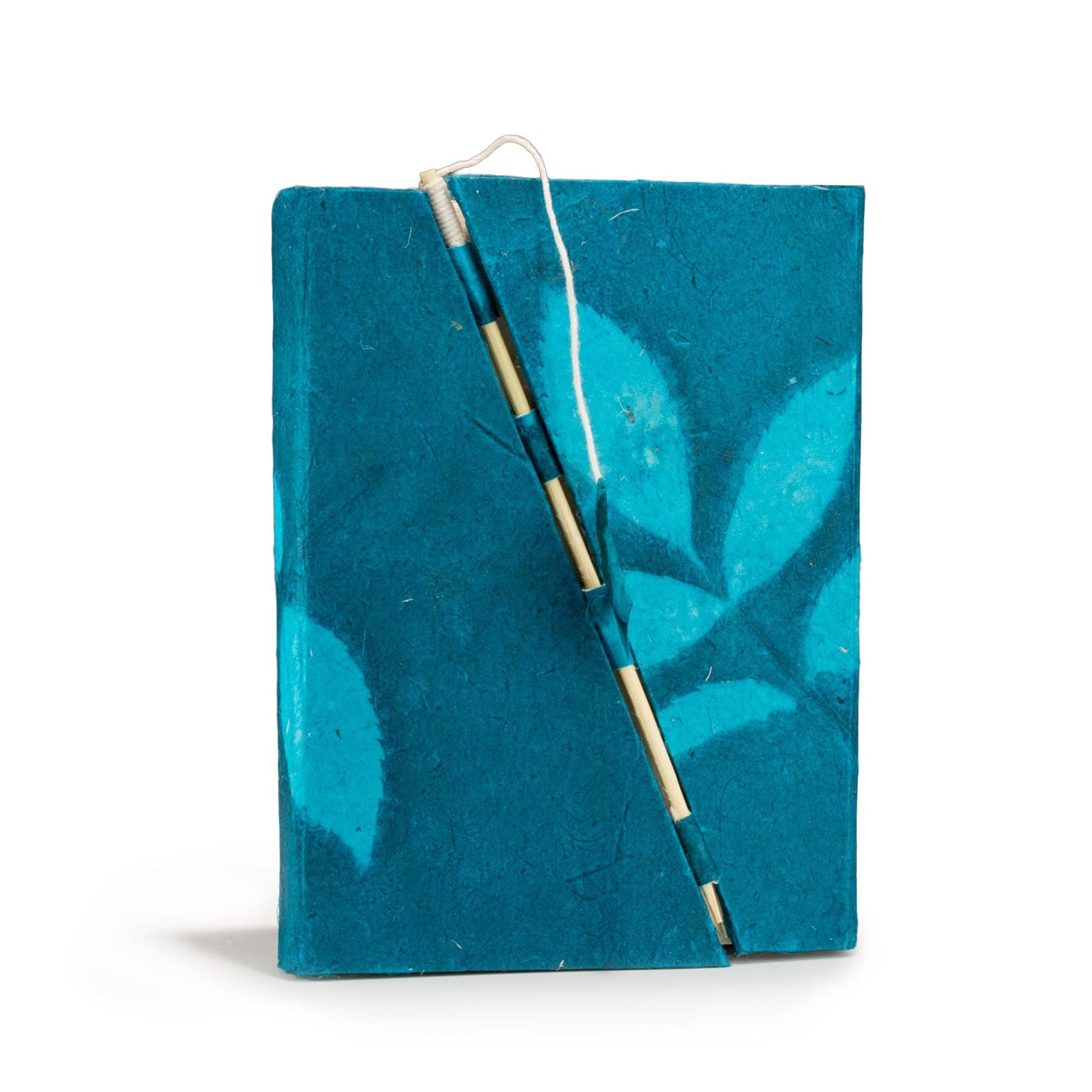 Lokta Bold Floral Bamboo Lock Notebook - Medium (15x12cm) - 45 Leaves - Midnight Blue - Luna Panther
