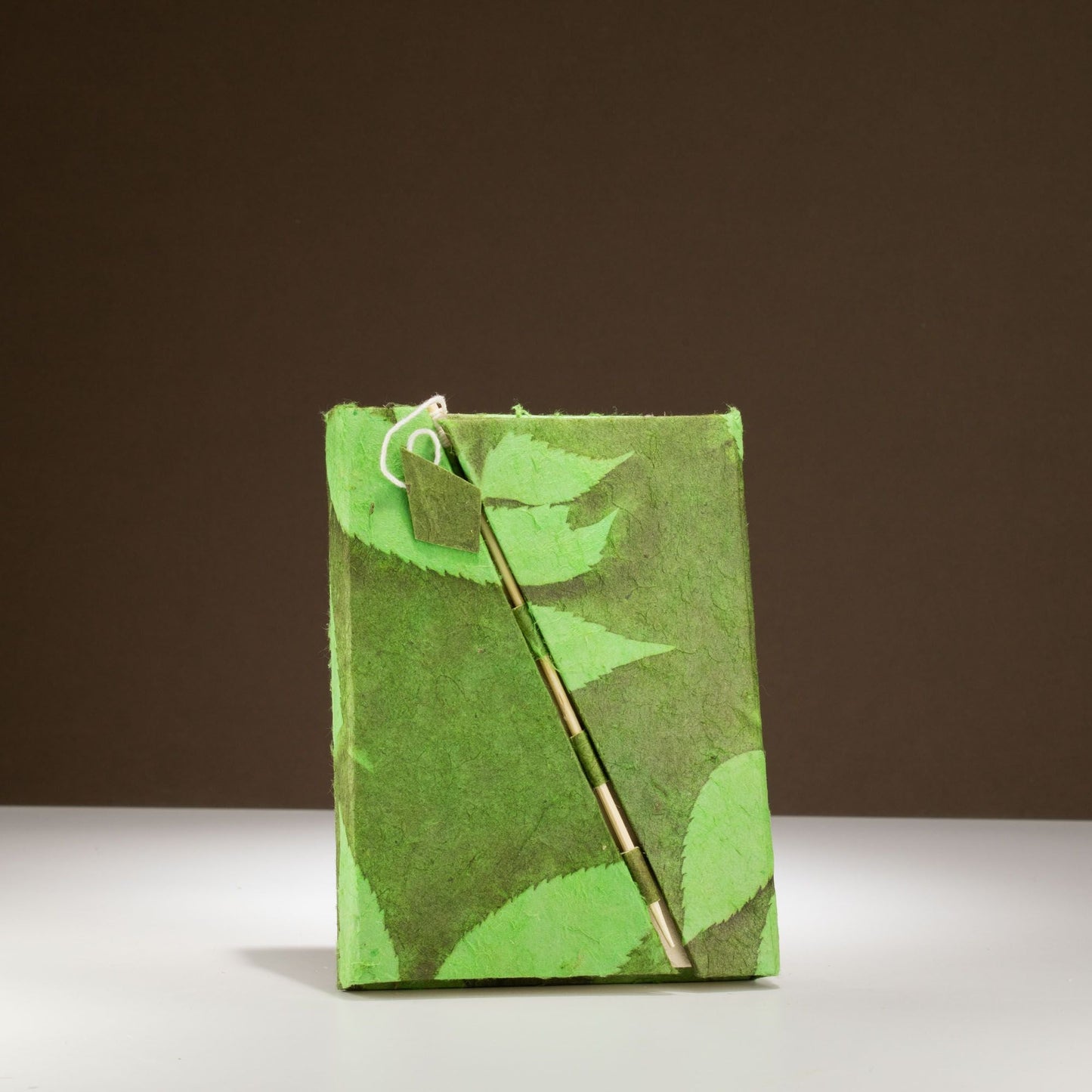 Lokta Bold Floral Bamboo Lock Notebook - Medium (15x12cm) - 45 Leaves - Moss Green - Luna Panther