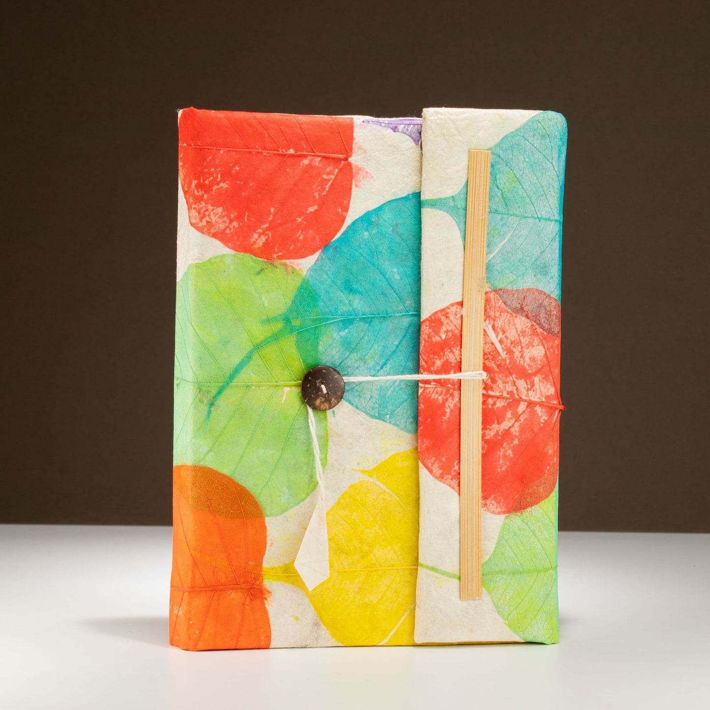 Lokta Colorful Leafs Notebook - Large (21x15cm) - 45 Leaves - Luna Panther
