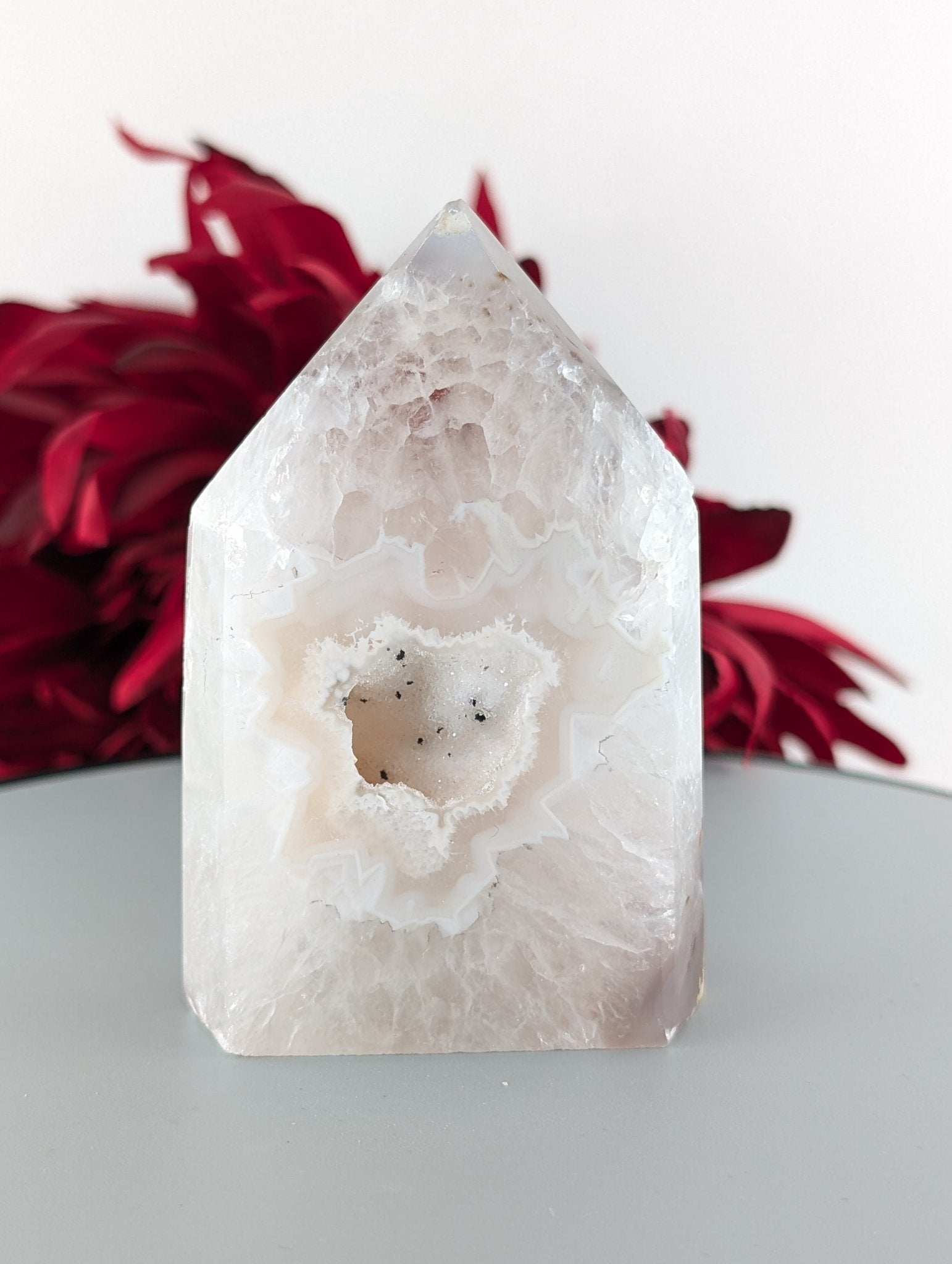 Polished Natural Agate Polished Point 191g 90mm featuring banded patterns and glossy finish - Luna Panther
