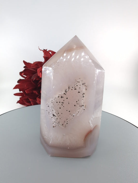 Polished Natural Agate Polished Point 345g 111mm featuring banded patterns and glossy finish - Luna Panther