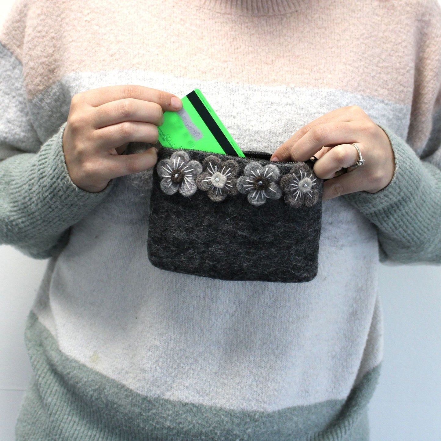 Natural Felt Zipper Pouches – Four Flowers - Luna Panther